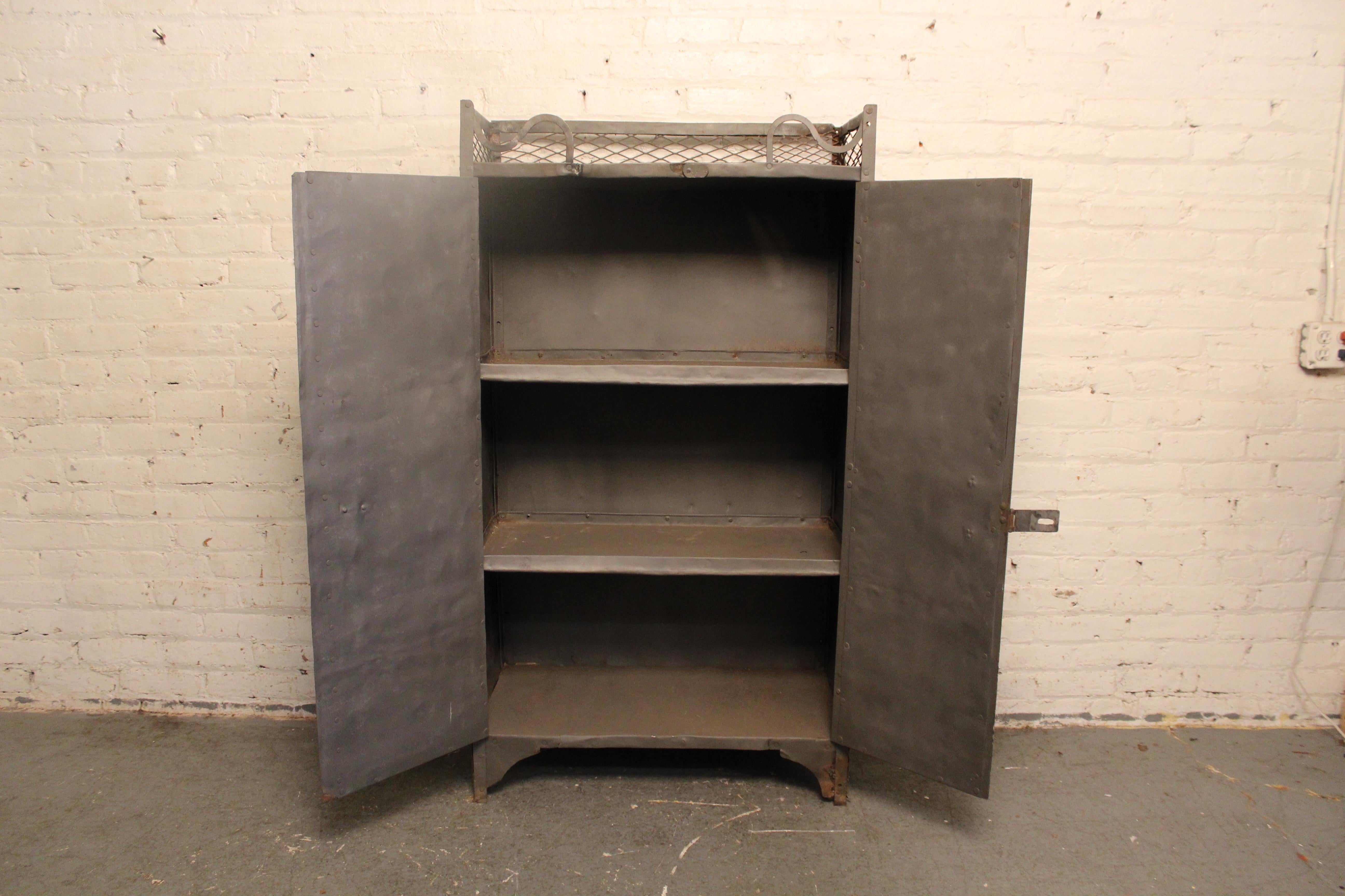 Armario industrial vintage de metal Metal