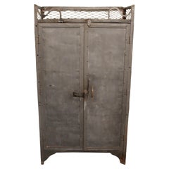 Armario industrial vintage de metal