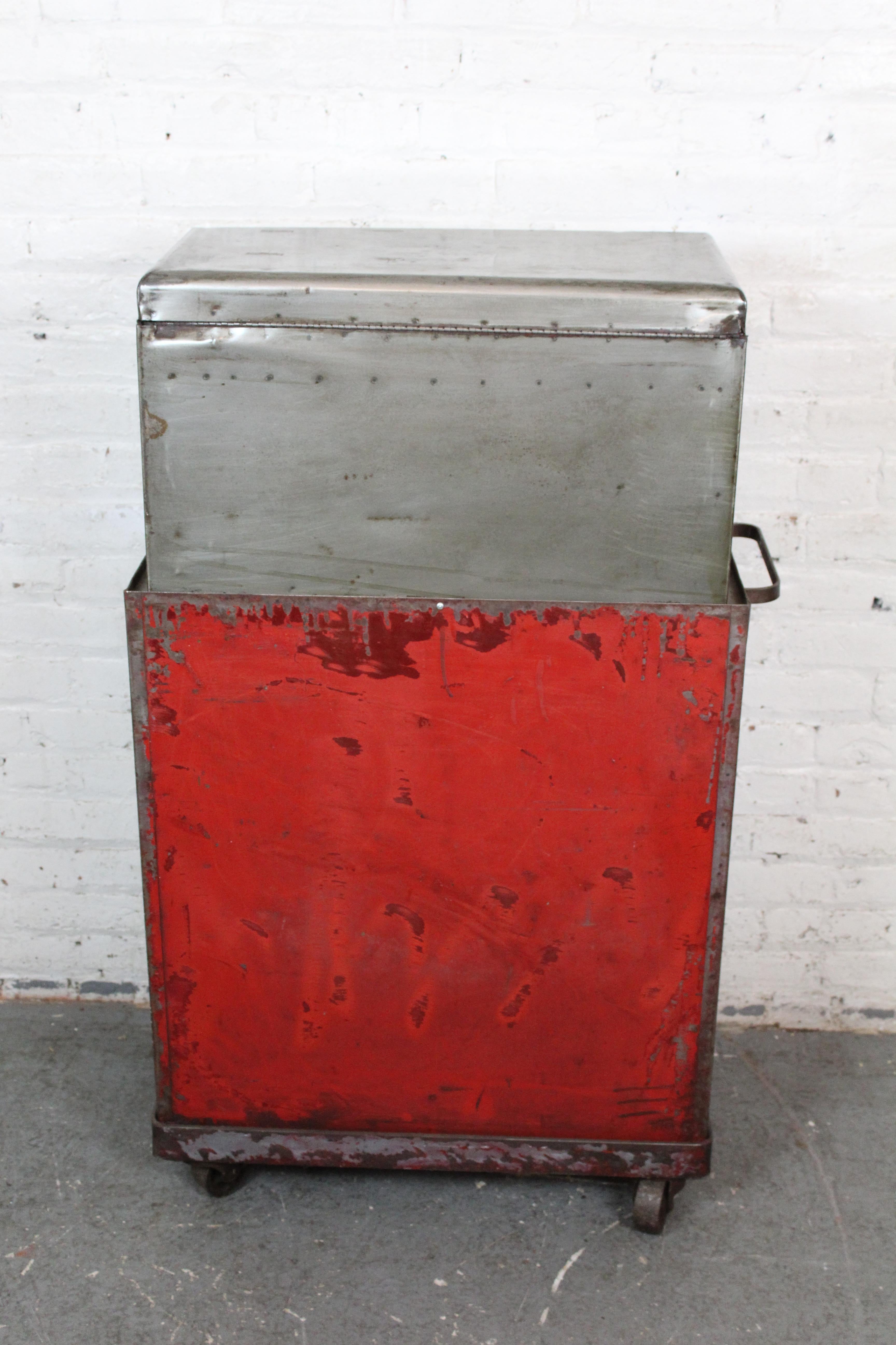 Vintage Industrial Metal Rolling Tool Chest by Craftsman for Sears Roebuck In Good Condition In Brooklyn, NY
