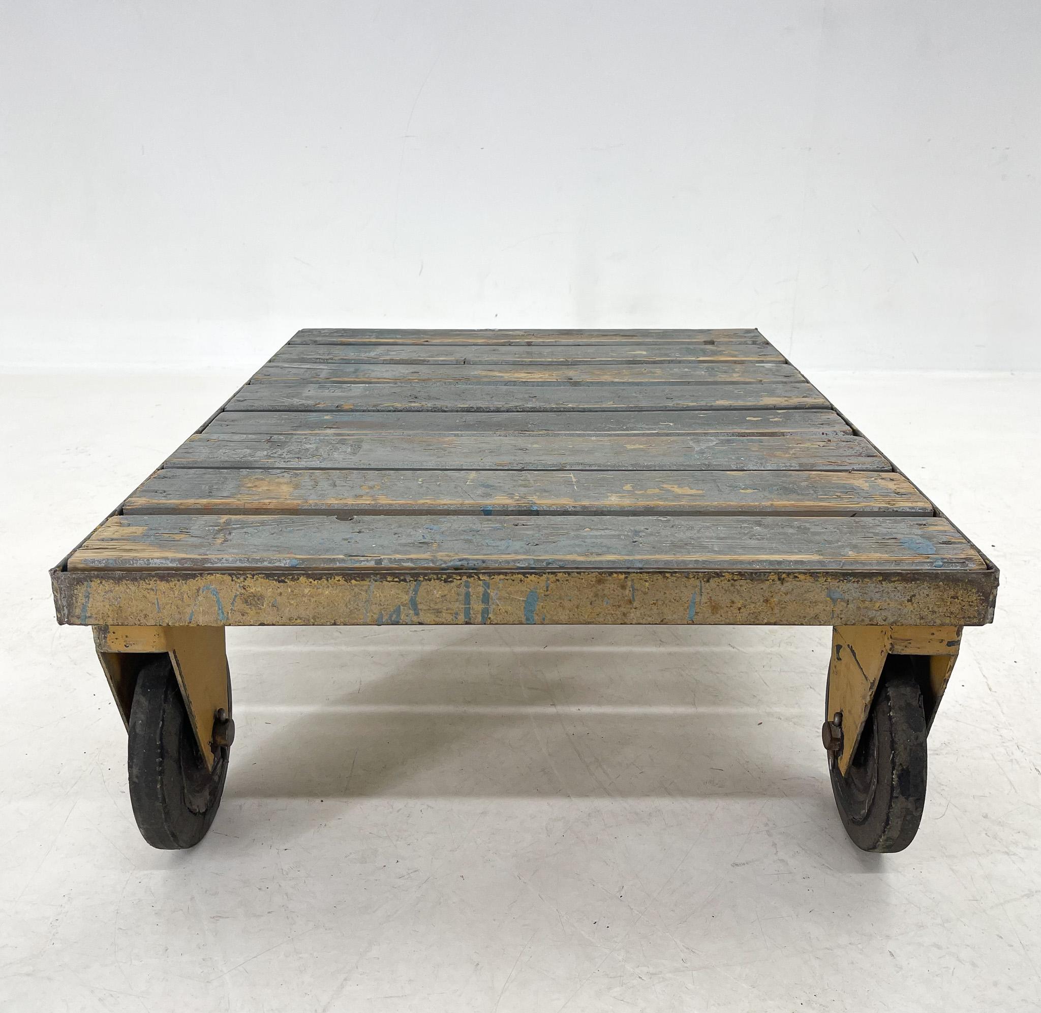Vintage Industrial Metal & Wood Coffee Table For Sale 2
