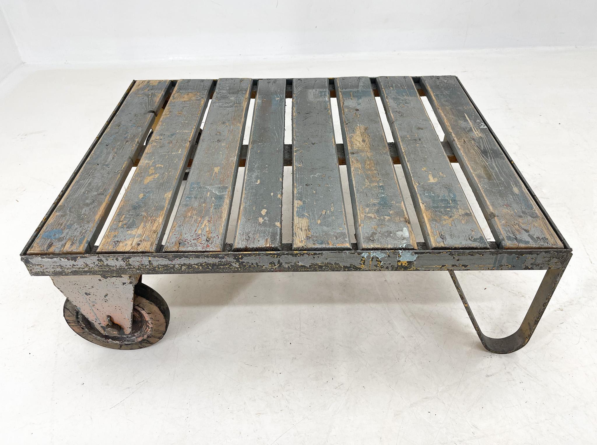 Vintage Industrial Metal & Wood Coffee Table For Sale 3