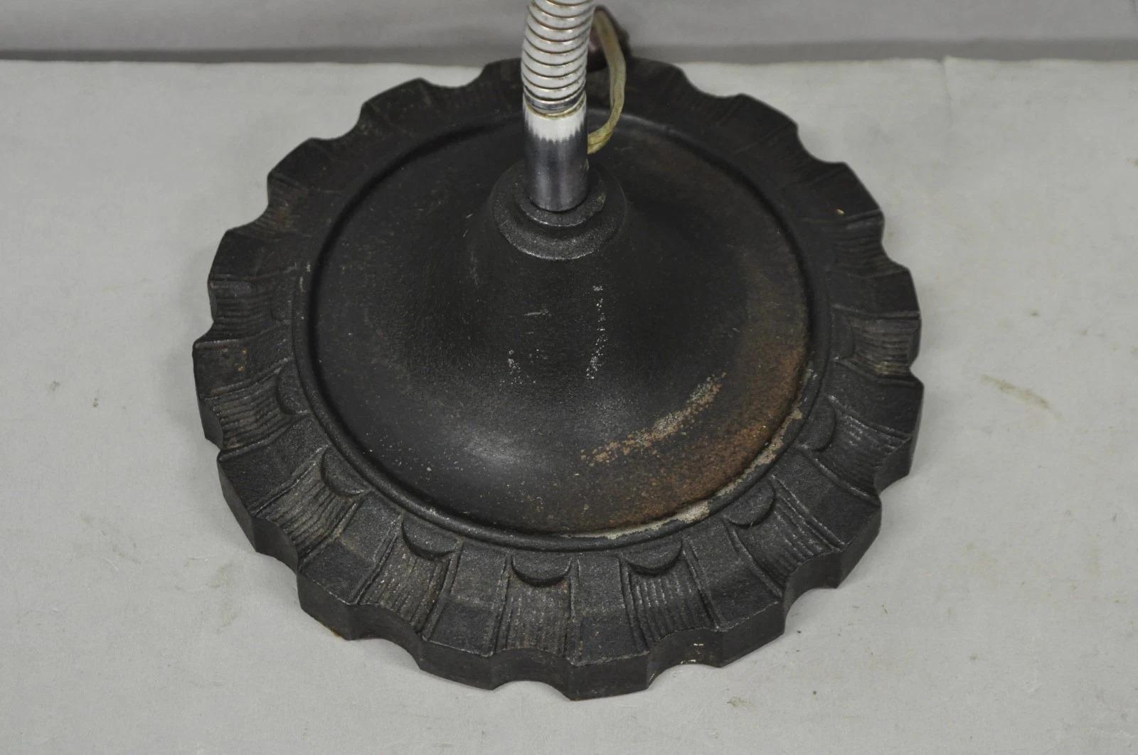 20th Century Vintage Industrial Modern Steampunk Cast Iron Gear Gooseneck Task Table Lamp For Sale