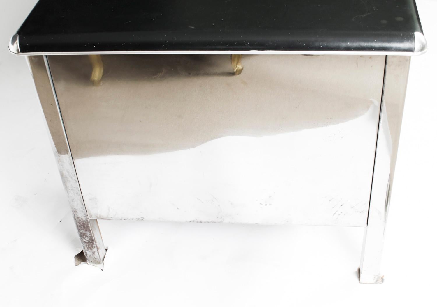 Vintage Industrial Modernist Polished Steel Pedestal Desk by Cubacier Mid-20th C 11