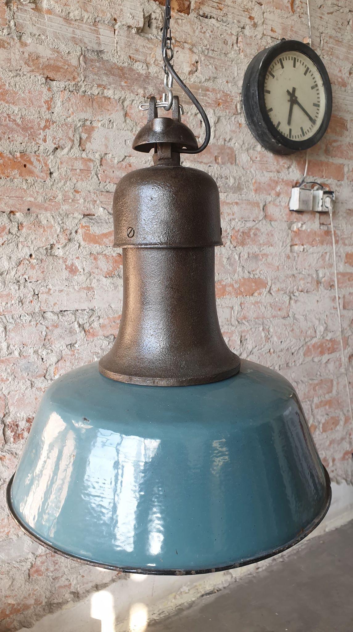 Vintage Industrial OBz Pendant Lamp from Wilkasy A23, 1950s In Good Condition For Sale In Bydgoszcz, PL