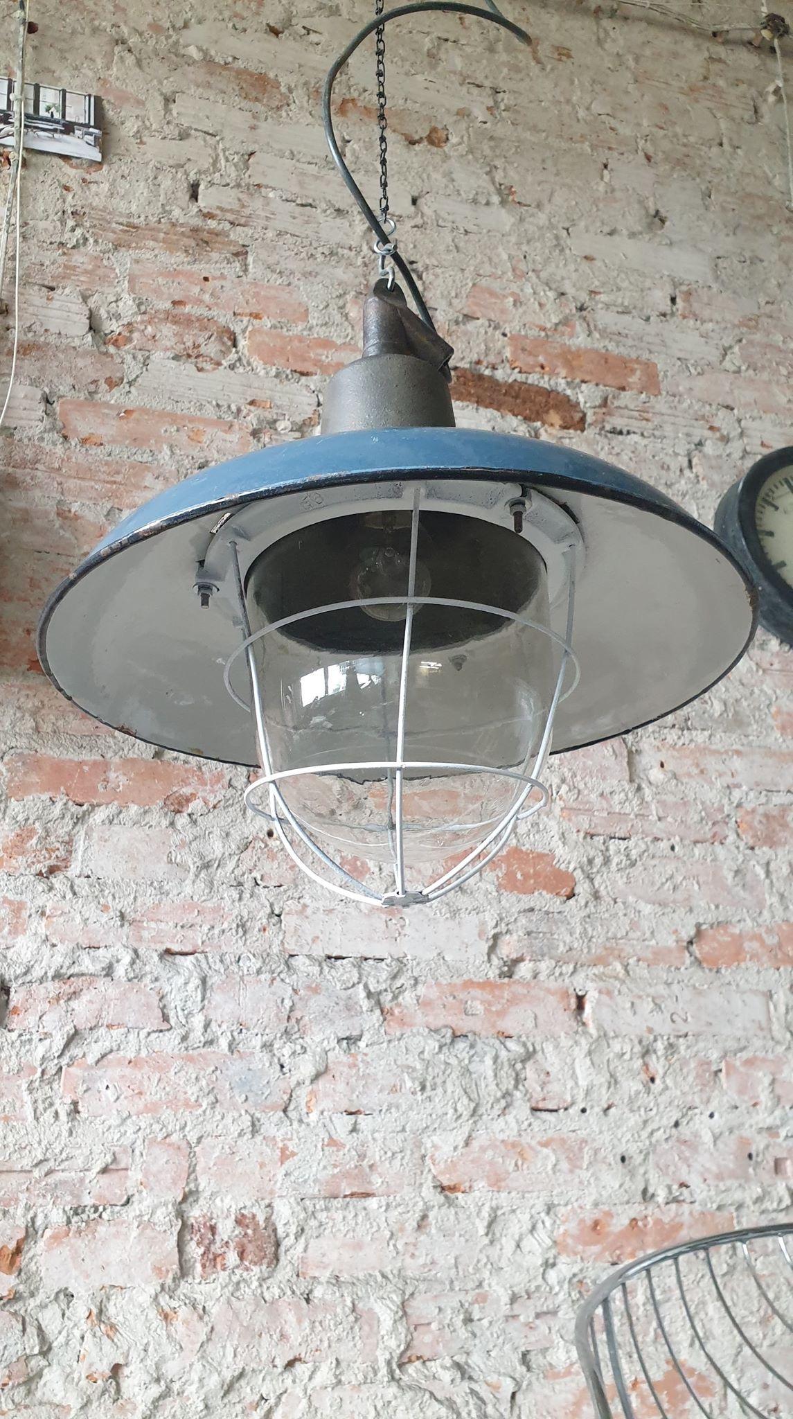 Vintage Industrial Pendant Lamp from Wilkasy A23, 1950s In Good Condition For Sale In Bydgoszcz, PL
