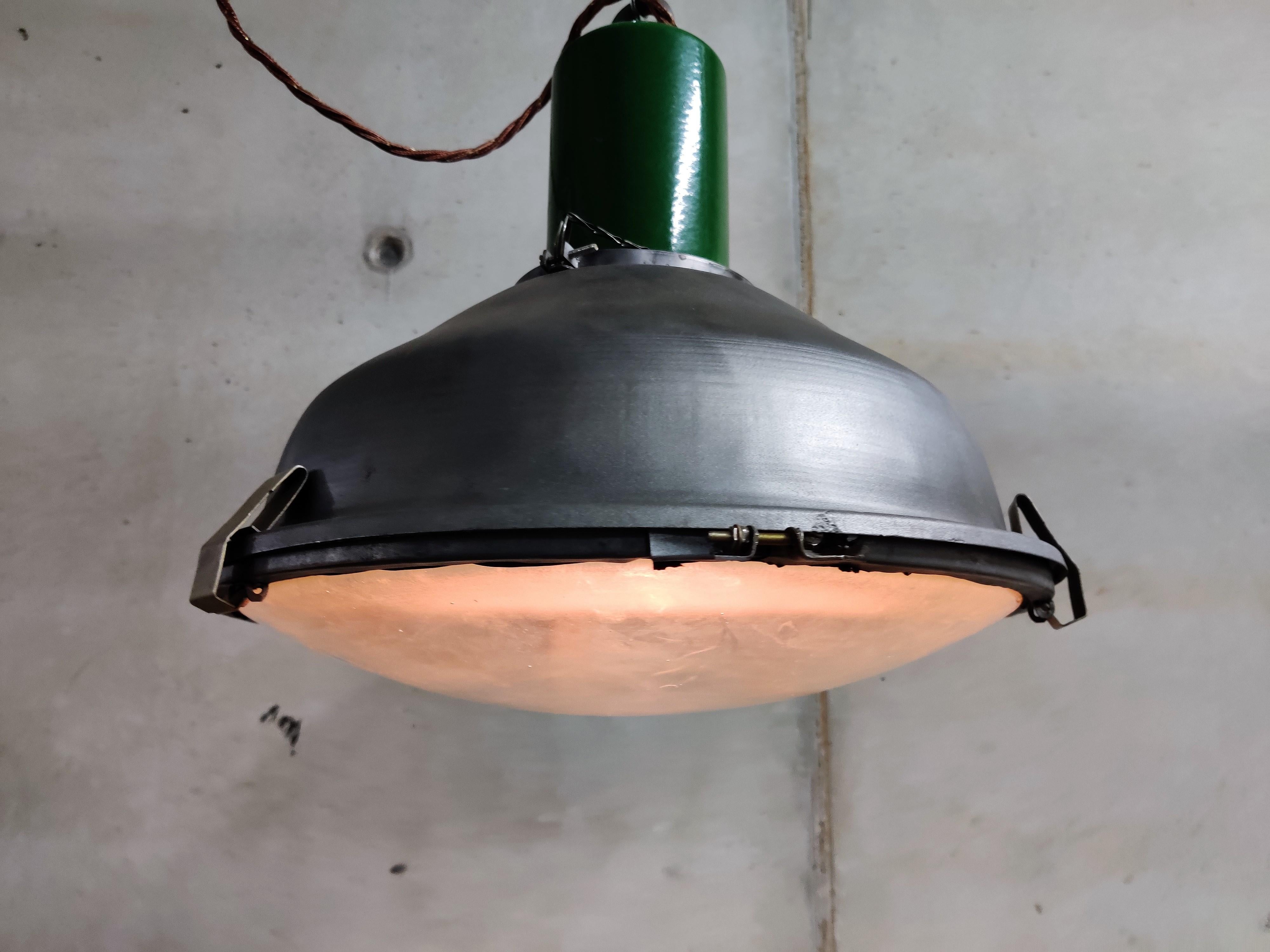 vintage industrial pendant lighting
