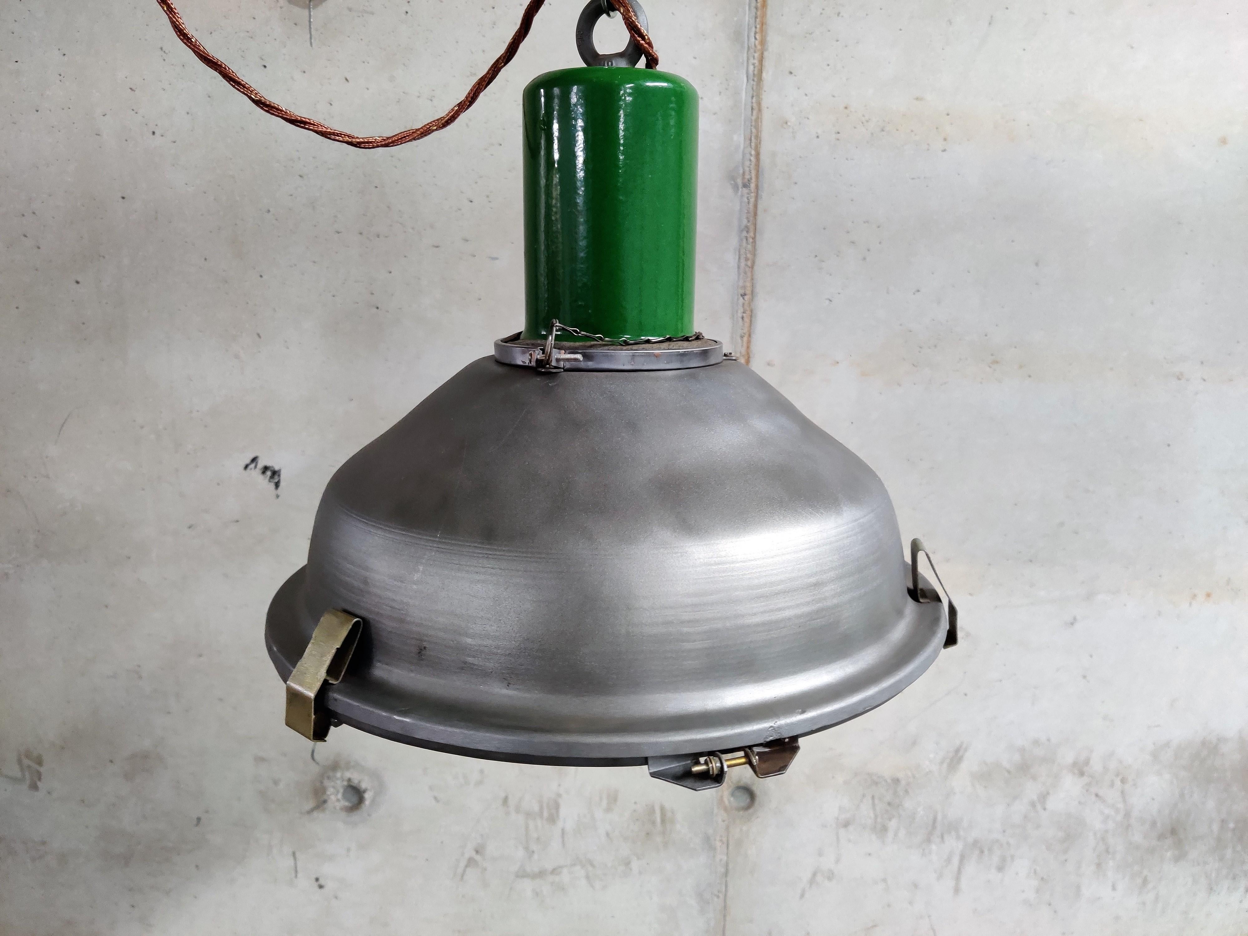 Vintage Industrial Pendant Lights with Glass, 1960s In Good Condition In HEVERLEE, BE