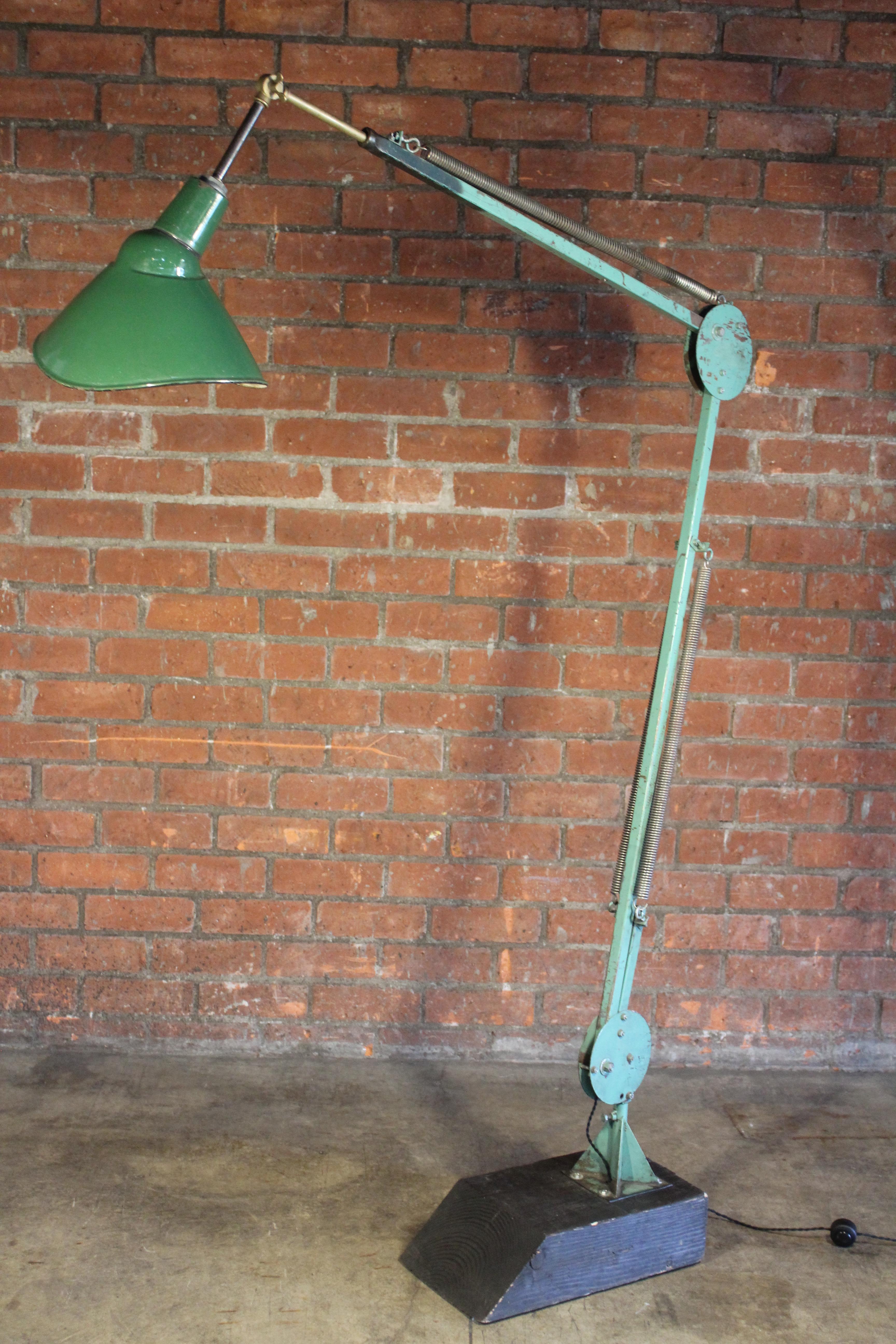 Vintage Industrial Pivoting Metal Floor Lamp In Good Condition For Sale In Los Angeles, CA