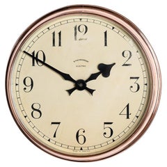 Orologio da parete industriale vintage con cassa in rame lucido di Synchronome