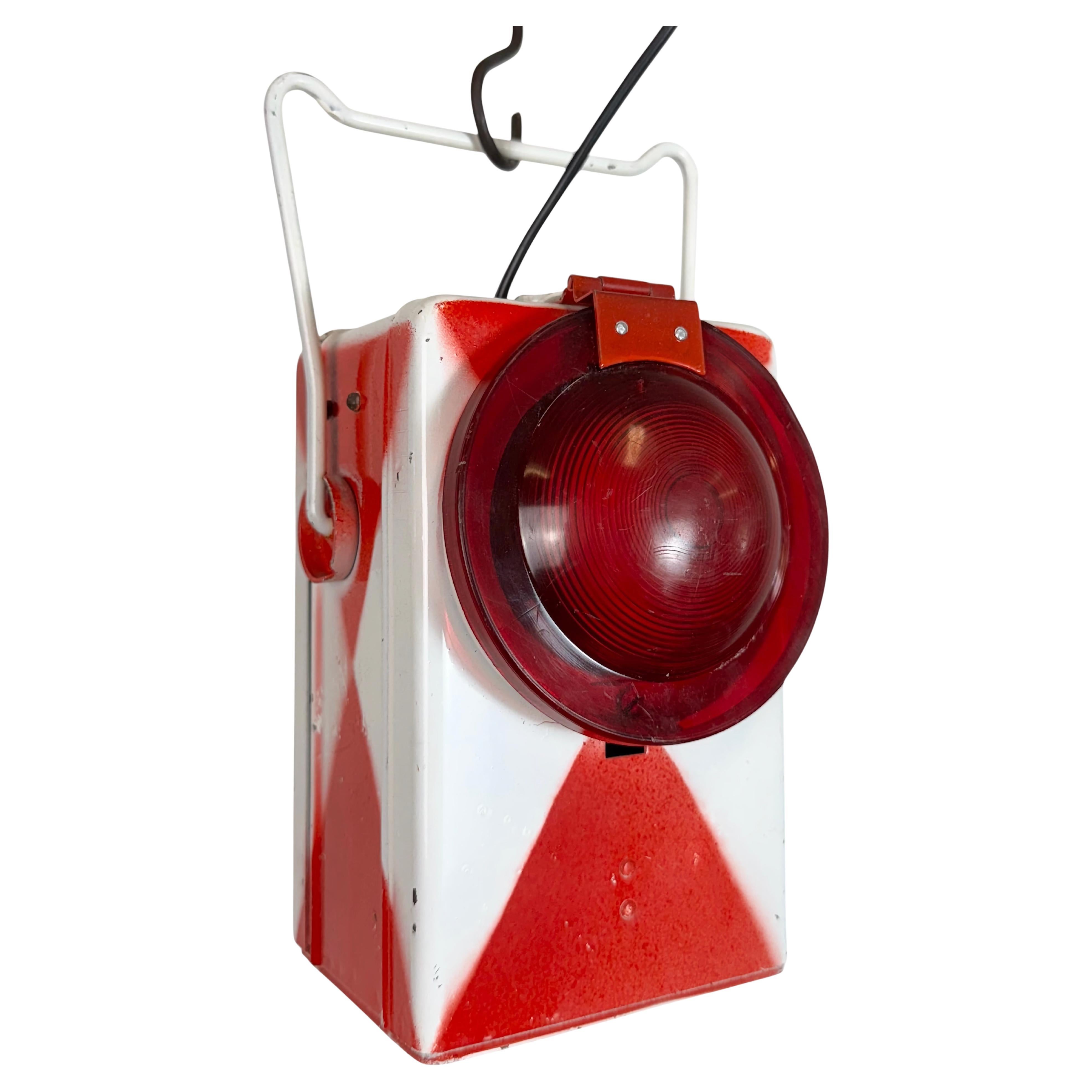 Lanterne de chemin de fer rouge industrielle vintage, 1980