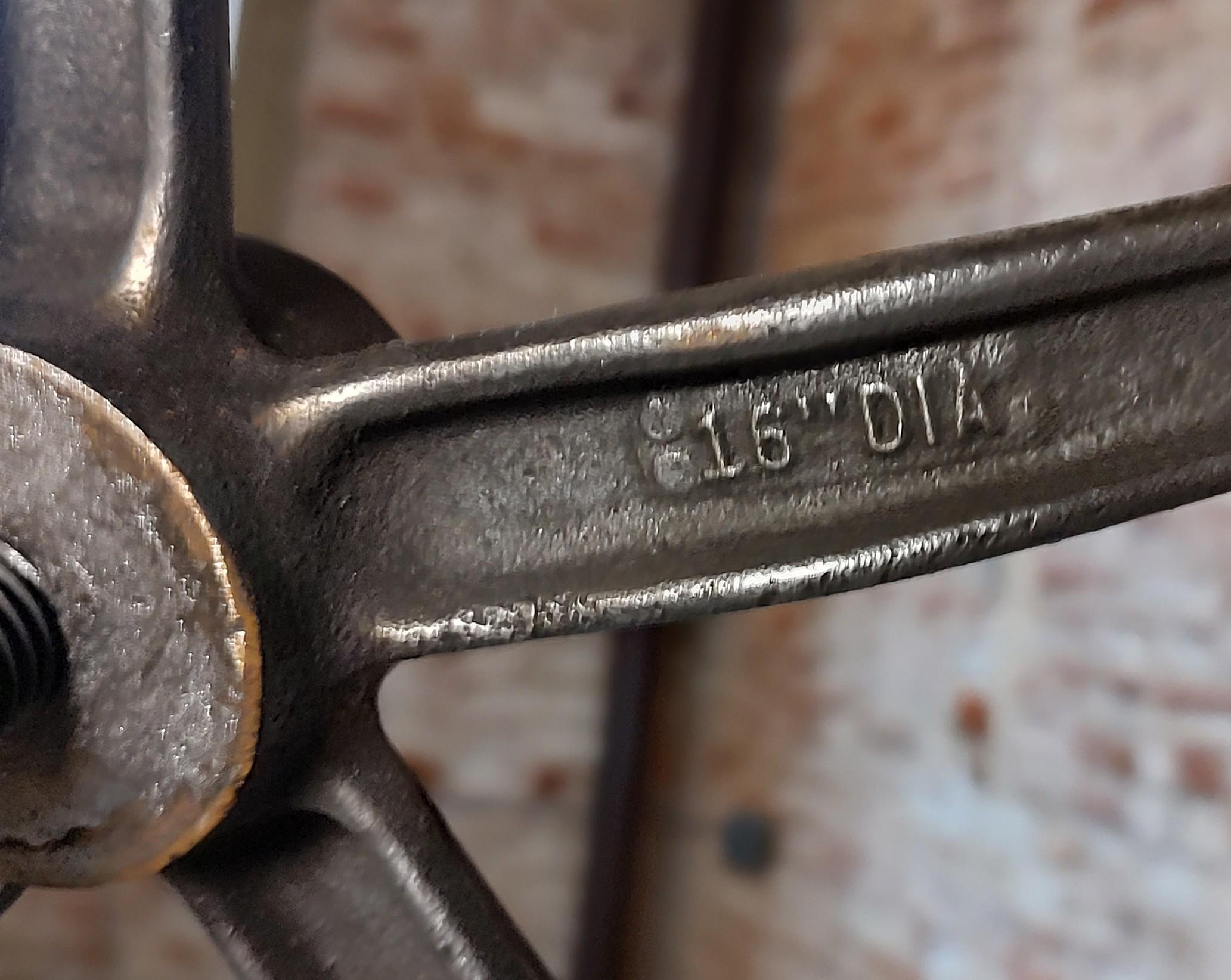 Monte-charge industriel vintage à ciseaux roulants en vente 11