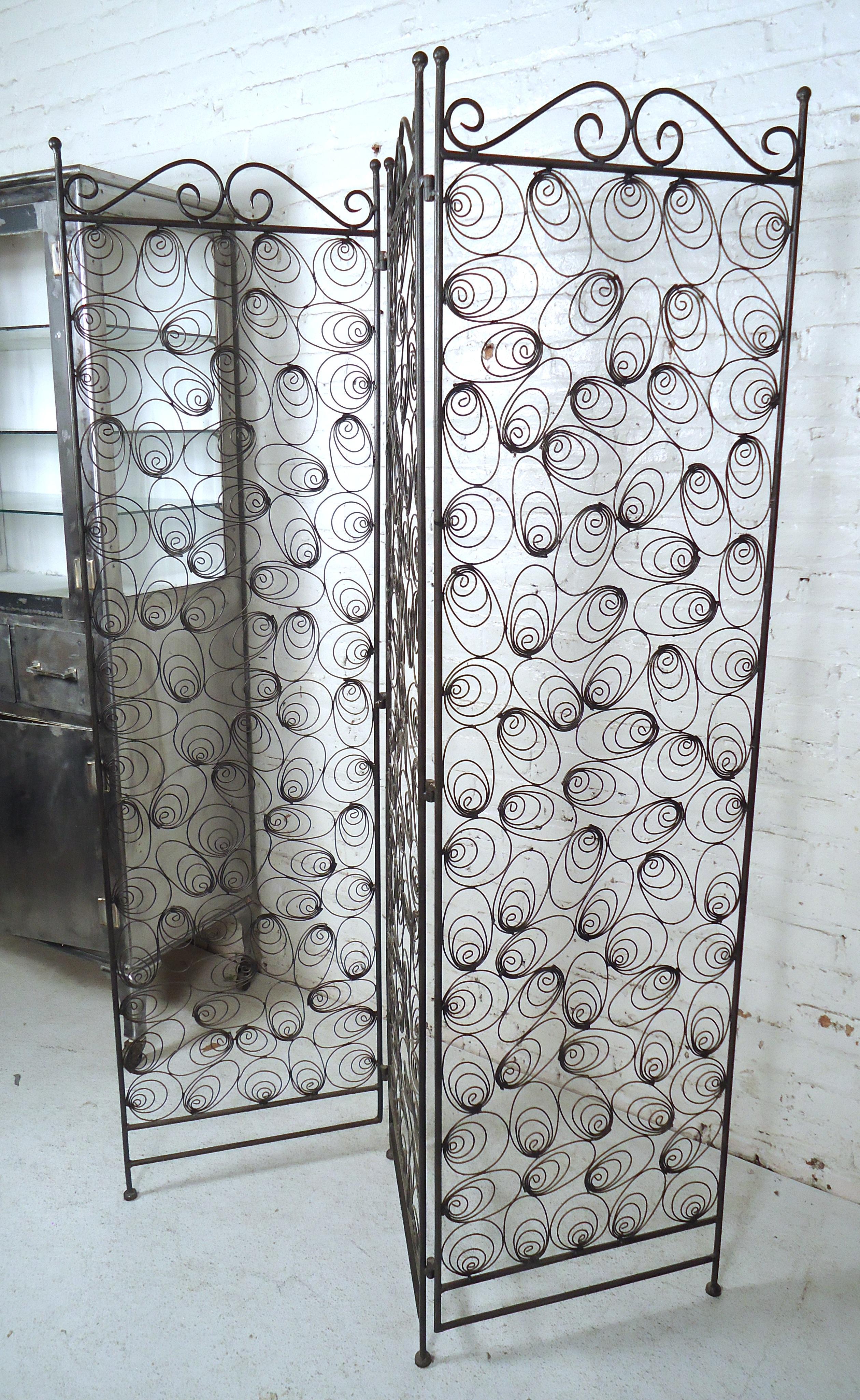 This gorgeous vintage modern screen features a unique metal designed frame. Makes a great addition to any home of office.

(Please confirm item location - NY or NJ - with dealer).