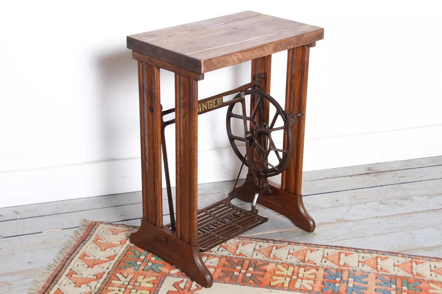 Table d'appoint ou Stand de lampe vintage industriel rustique pour machinistes en bois et métal Excellent état - En vente à STOKE ON TRENT, GB