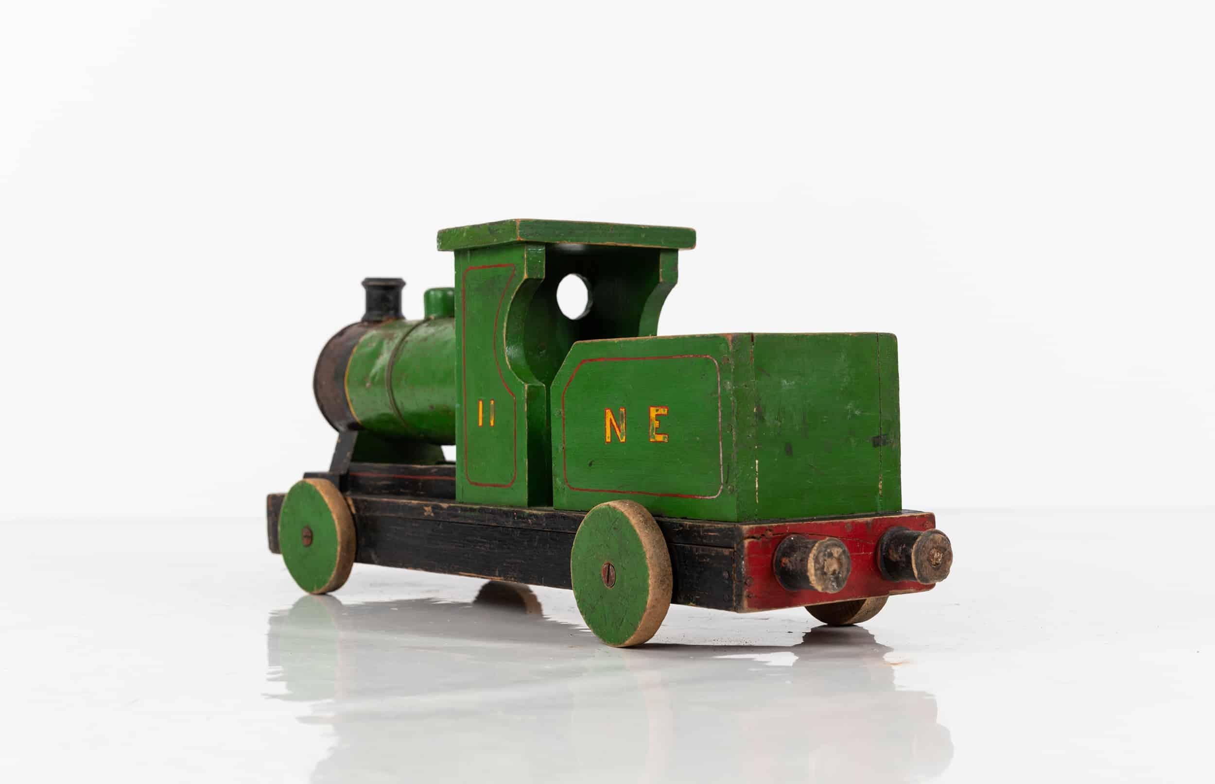 Fait main Modèle industriel vintage de jouet de train à vapeur construit à partir d'éclaboussures. C.1940 en vente