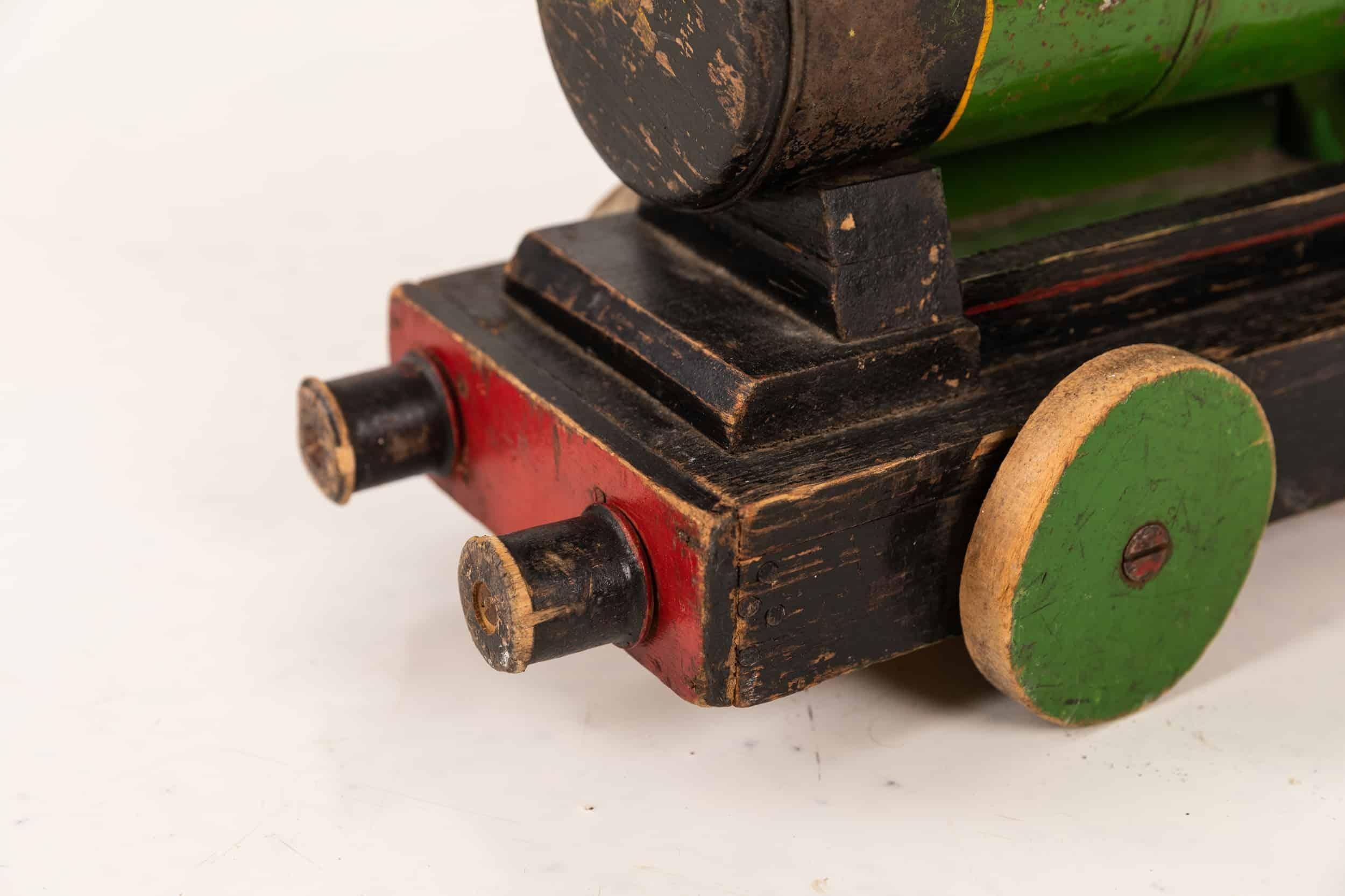 Bois Modèle industriel vintage de jouet de train à vapeur construit à partir d'éclaboussures. C.1940 en vente