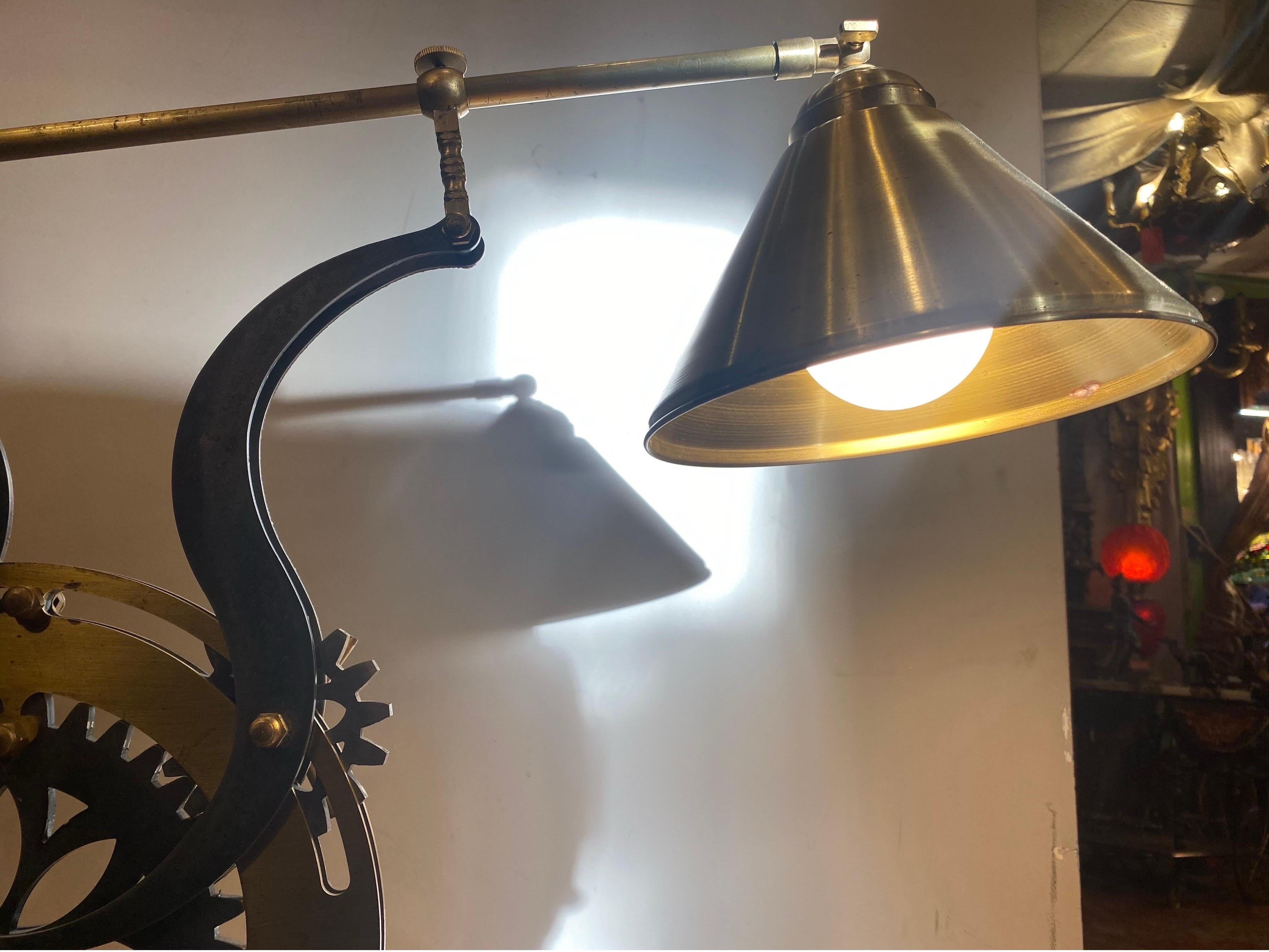 Lampe de bureau vintage industrielle Steampunk rotative réglable en laiton en vente 4