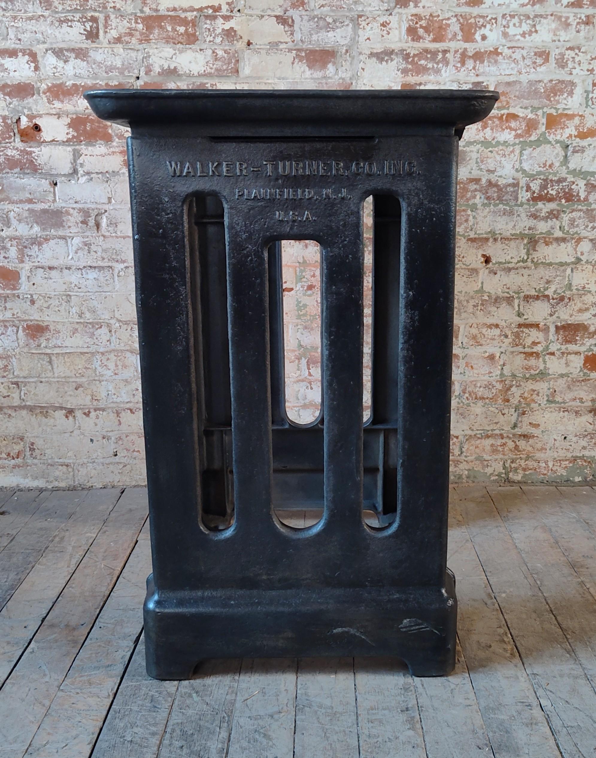 Industrieller Konsolentisch aus Stahl, Vintage im Angebot 1