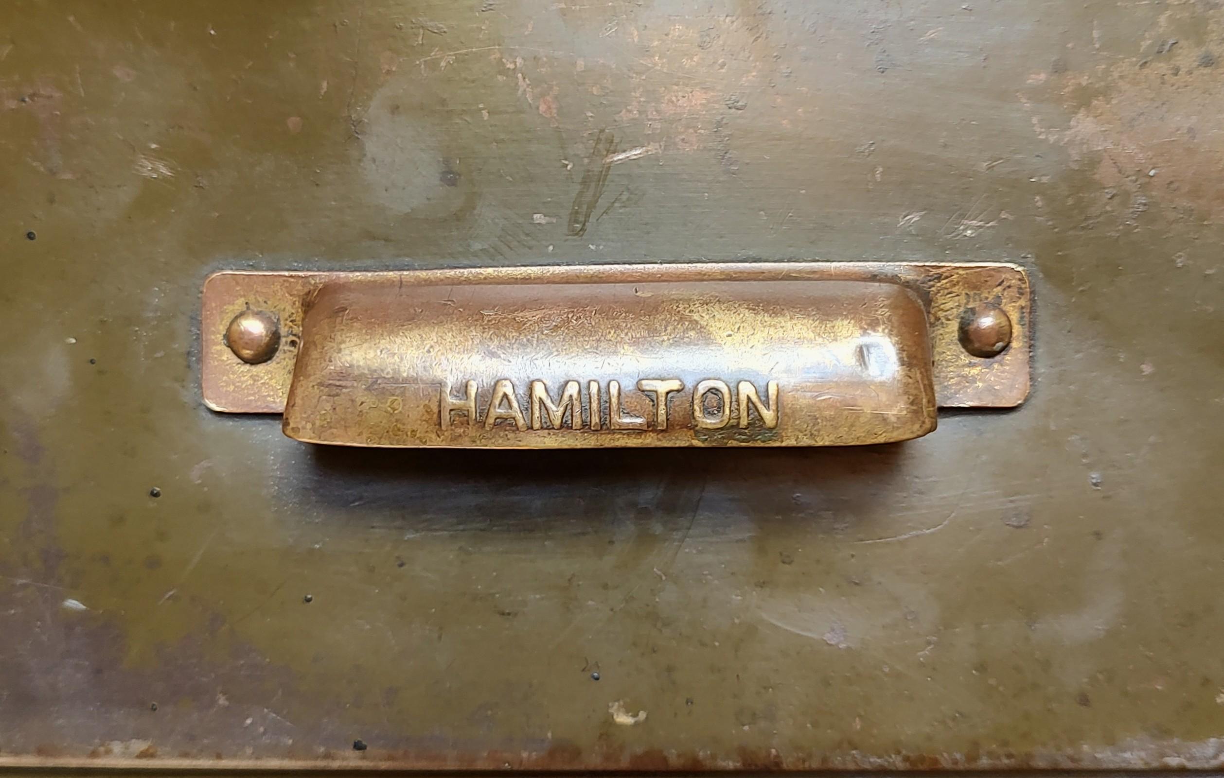 Table / îlot vintage industriel en acier imposant en vente 4