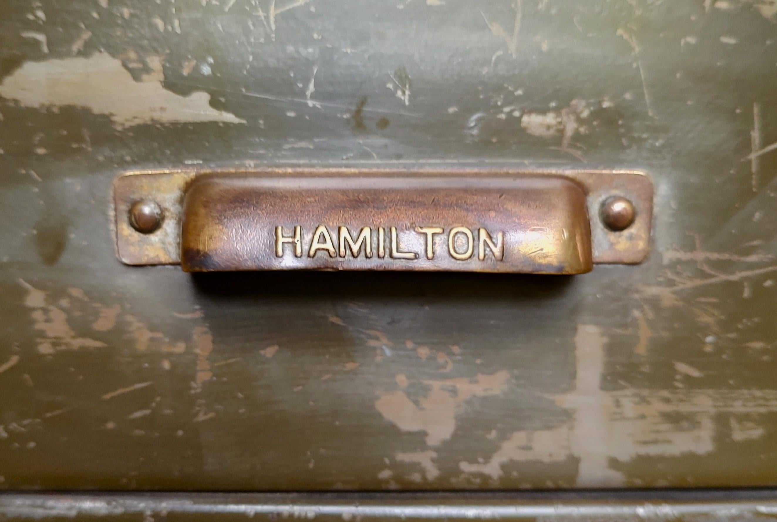 Table / îlot vintage industriel en acier imposant en vente 5