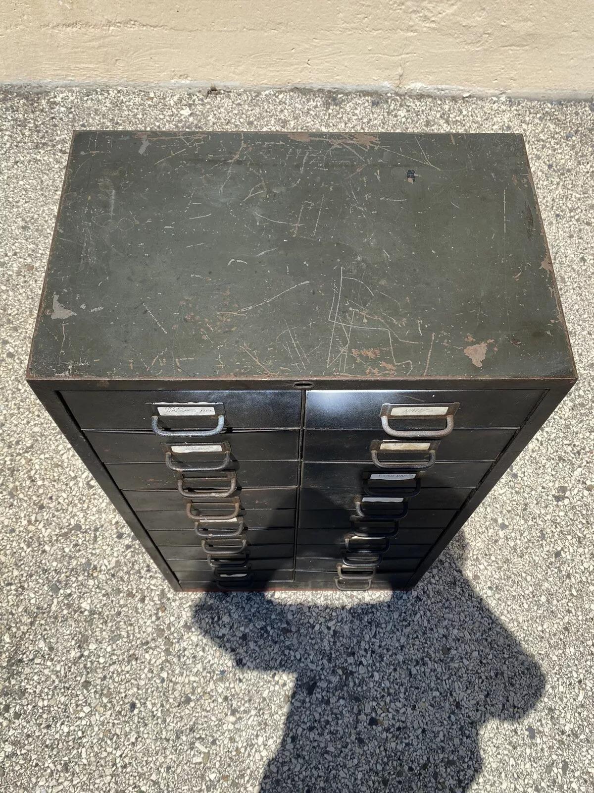 Vintage Industrial Steel Metal 18 Drawer Machinist Chest Garage Parts Cabinet 1