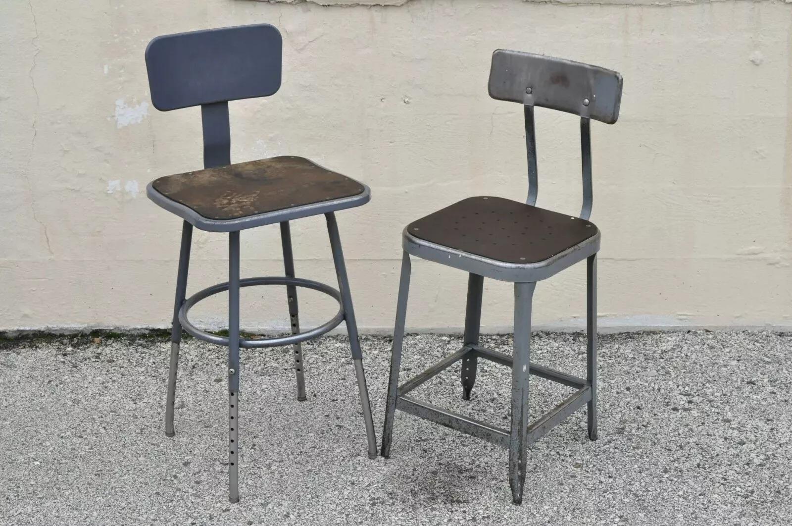 Inconnu Tabourets de travail industriels vintage en acier et métal - Ensemble de 6 pièces en vente