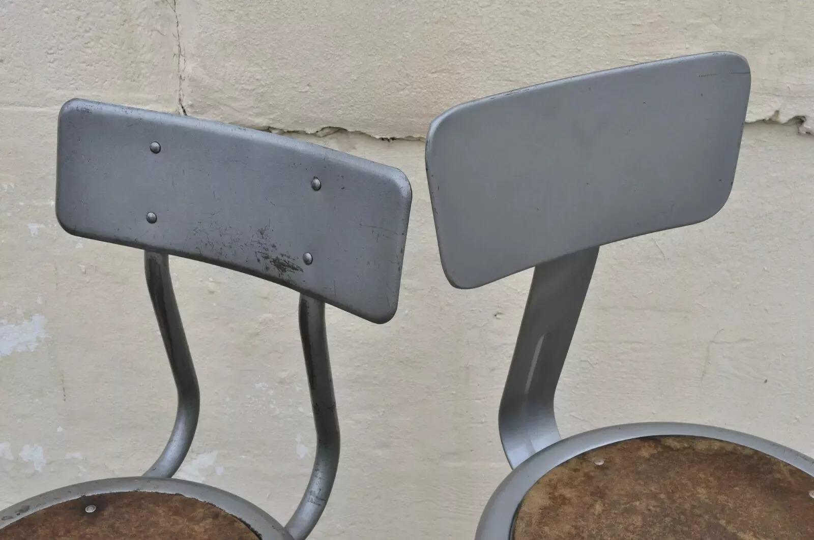 Tabourets de travail industriels vintage en acier et métal - Ensemble de 6 pièces en vente 2