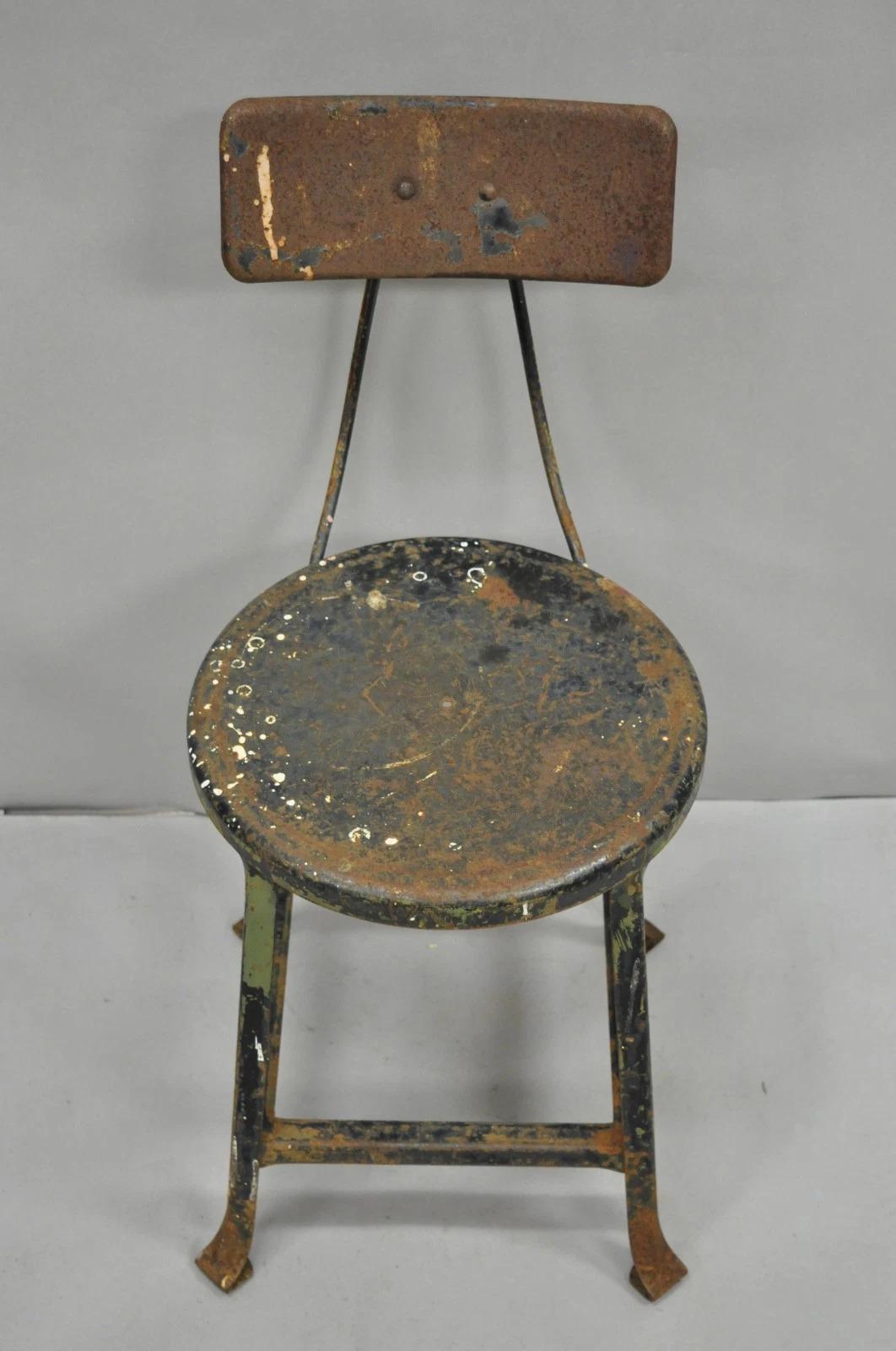 Vintage Industrial Steel Metal Rusty Distressed Garage Work Stool Chair In Good Condition For Sale In Philadelphia, PA