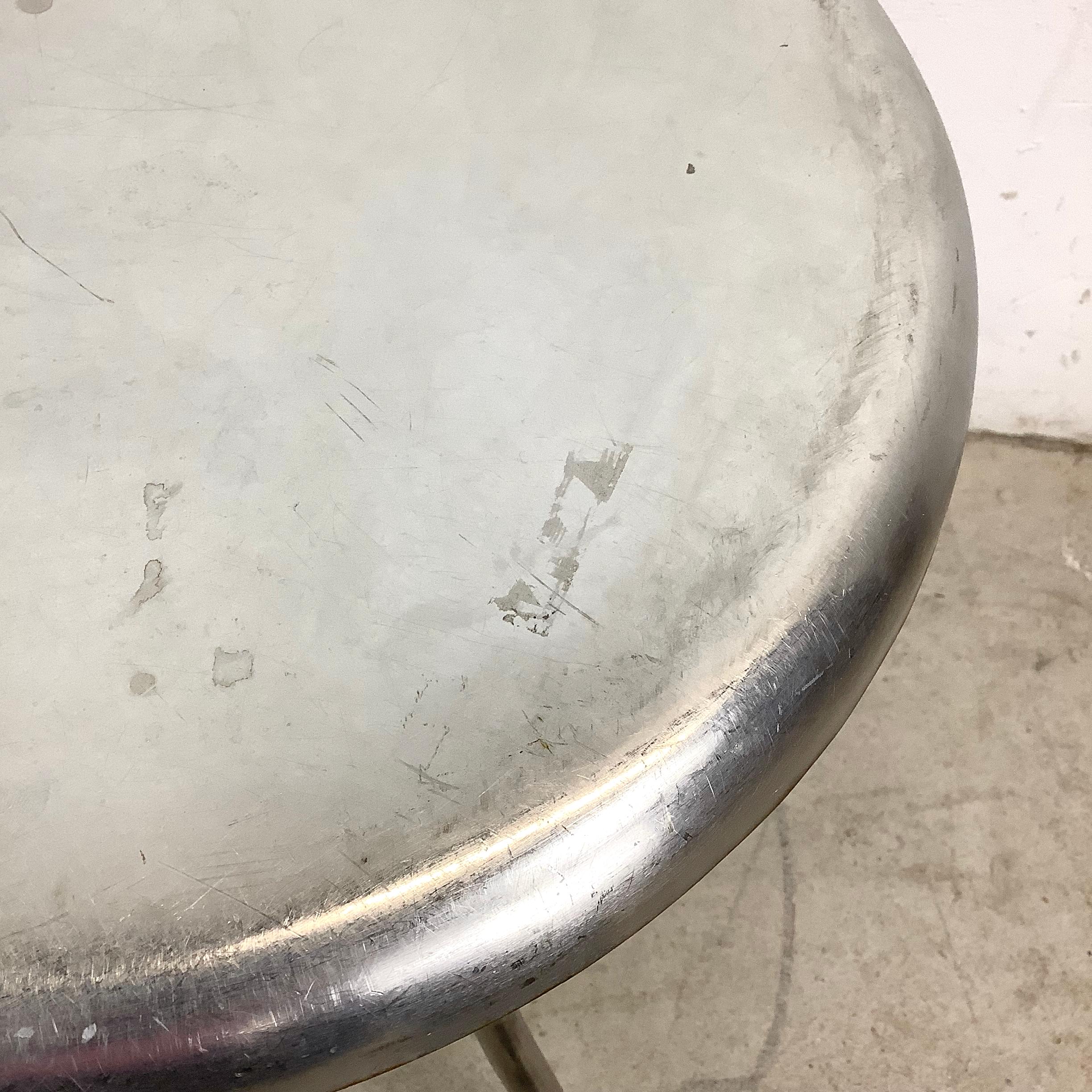 Sgabello girevole industriale vintage in acciaio in vendita 4