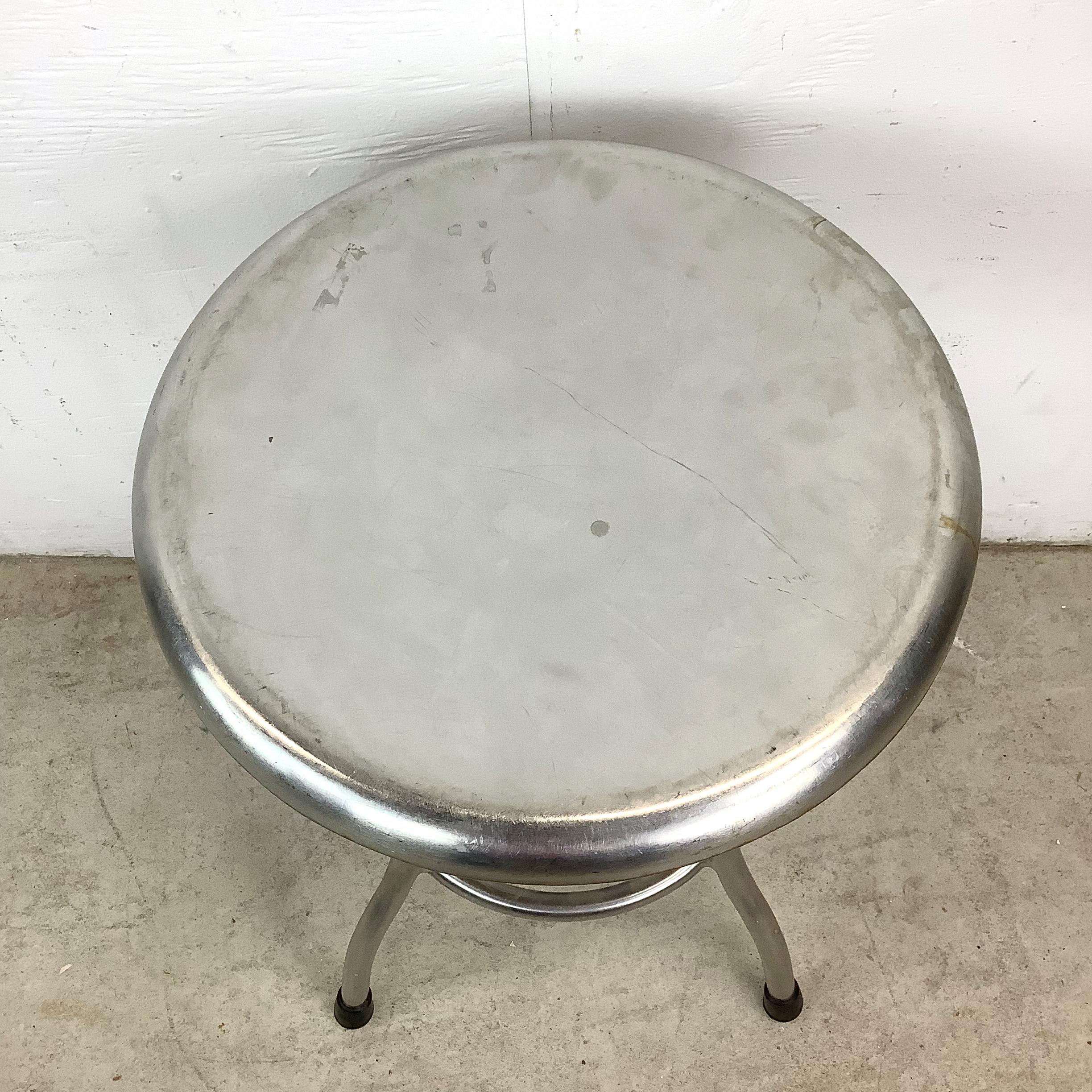 Sconosciuto Sgabello girevole industriale vintage in acciaio in vendita