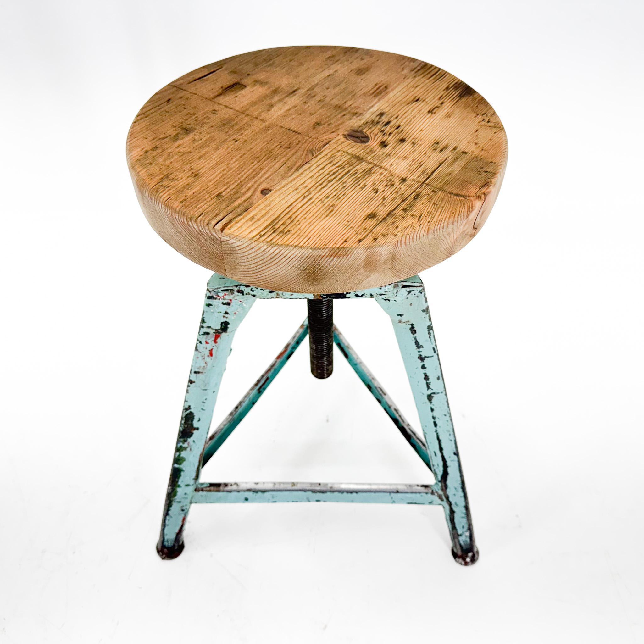 Vintage Industrial Steel & Wood Tripod Stool, 1950's In Good Condition For Sale In Praha, CZ