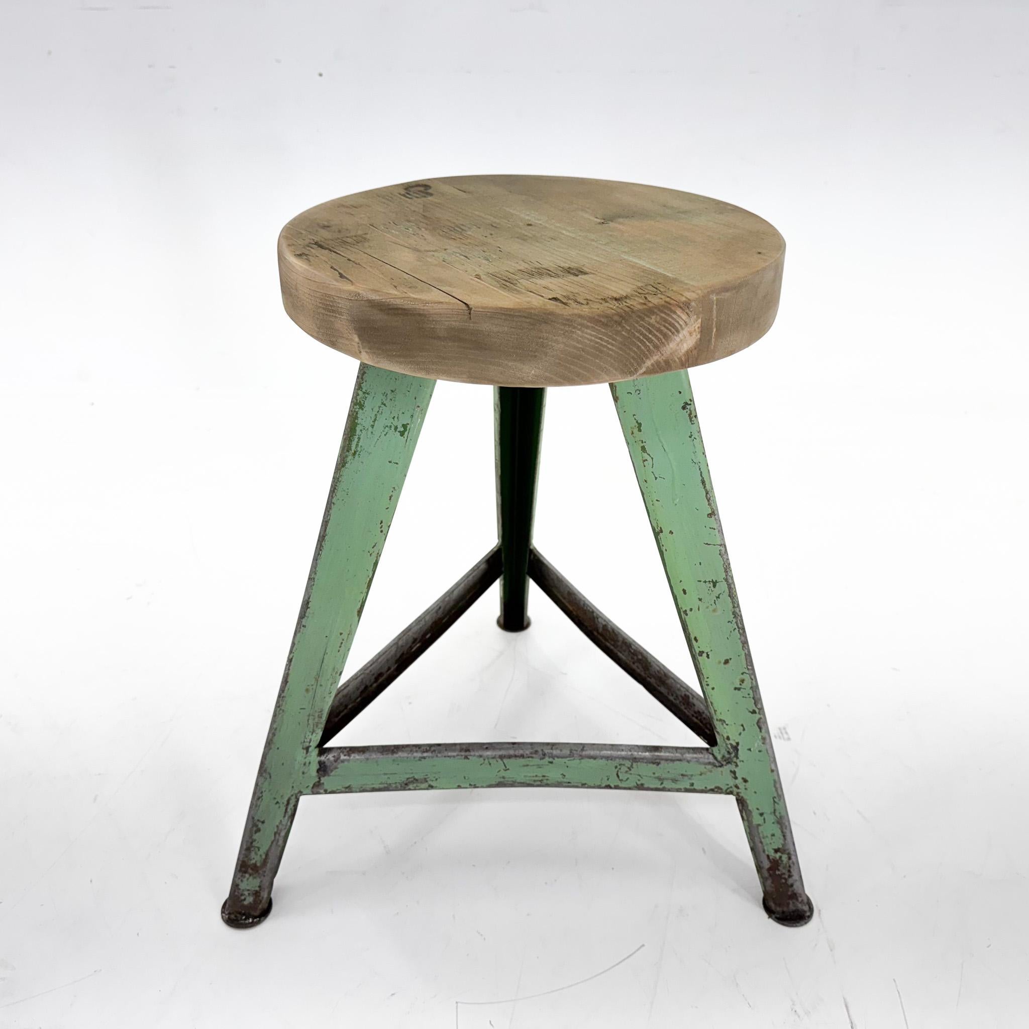 Vintage Industrial Steel & Wood Tripod Stool, 1950's In Good Condition For Sale In Praha, CZ