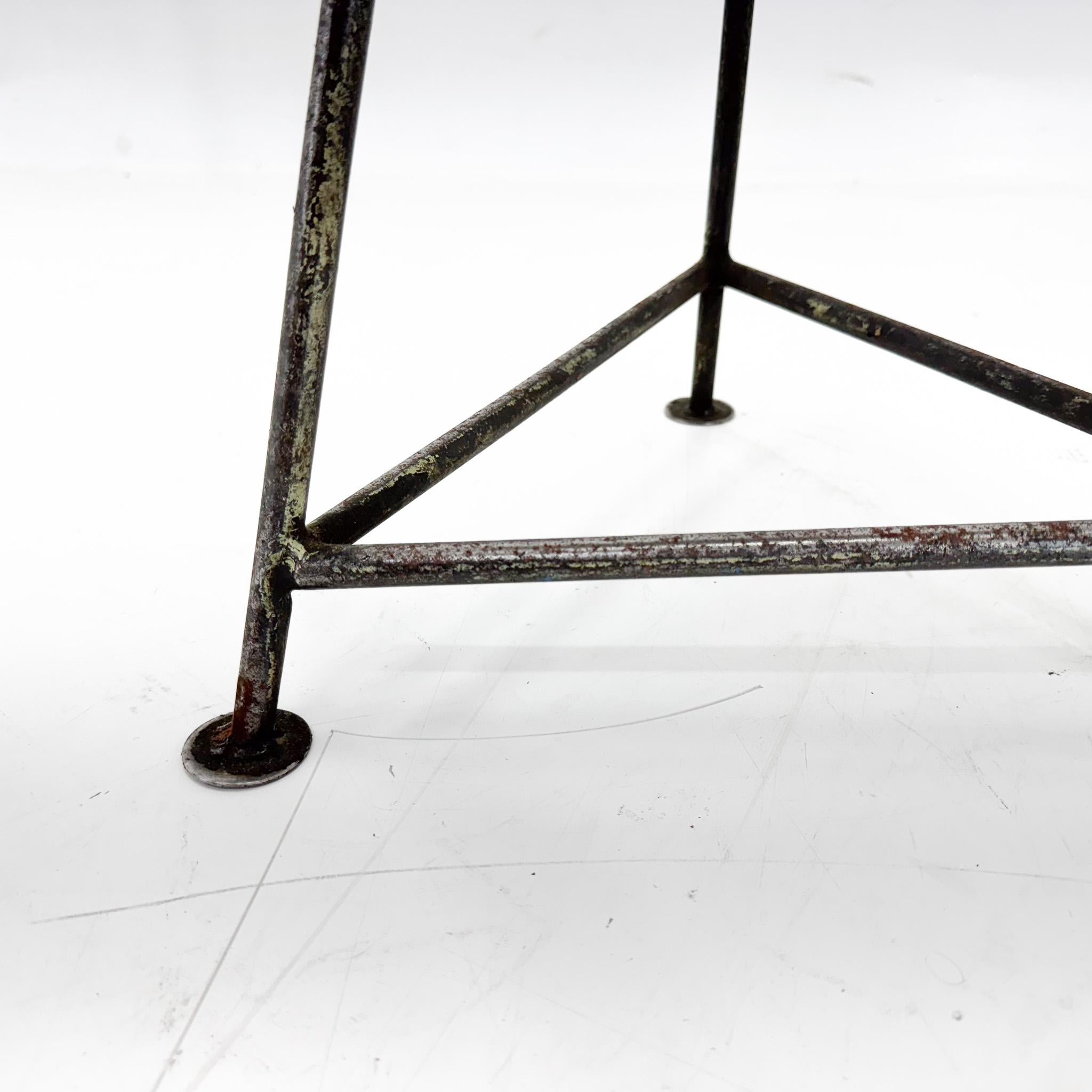 Vintage Industrial Steel & Wood Tripod Stool with Original Patina, 1950's For Sale 5