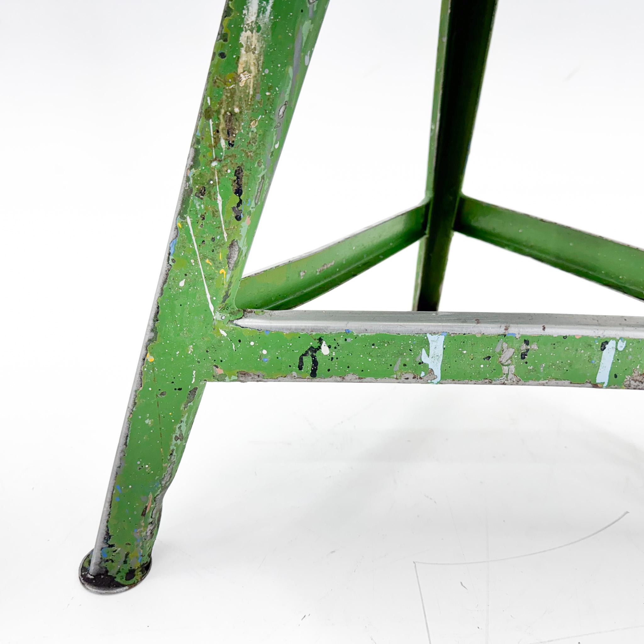 Vintage Industrial Steel & Wood Tripod Stool with Original Patina, 1950's For Sale 3