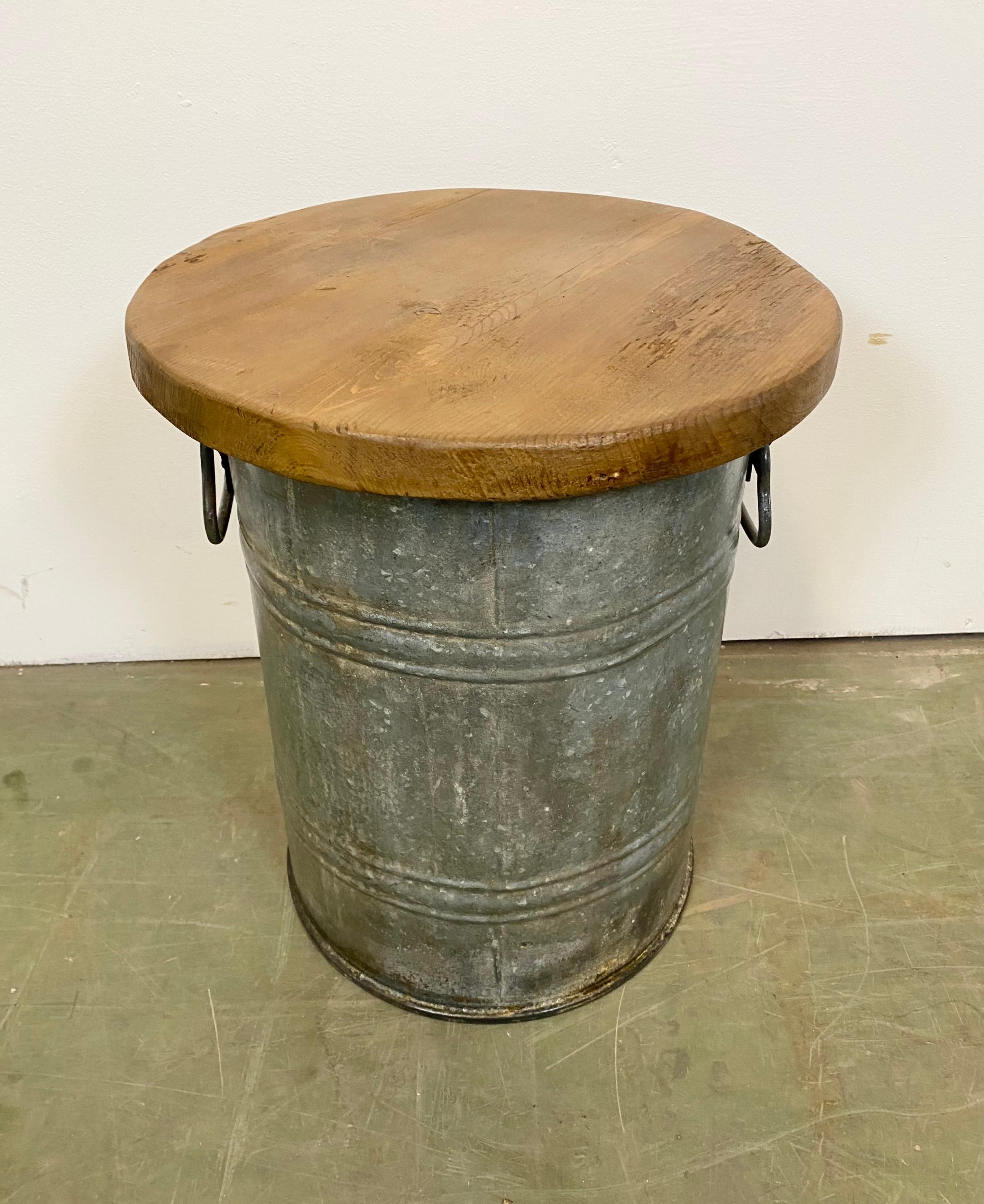 Vintage Industrial Stool, 1960s In Good Condition For Sale In Kojetice, CZ