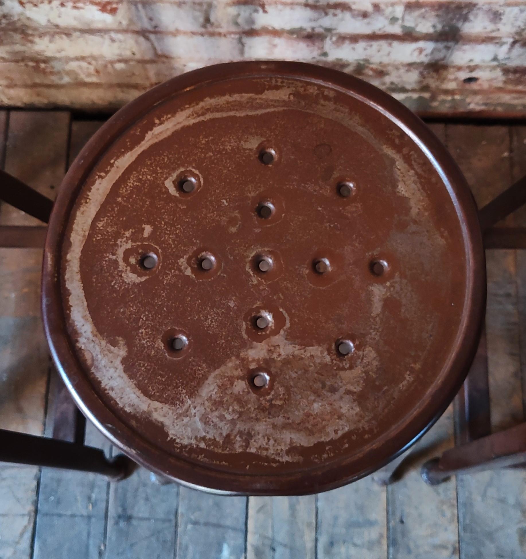 Sgabelli industriali vintage 1