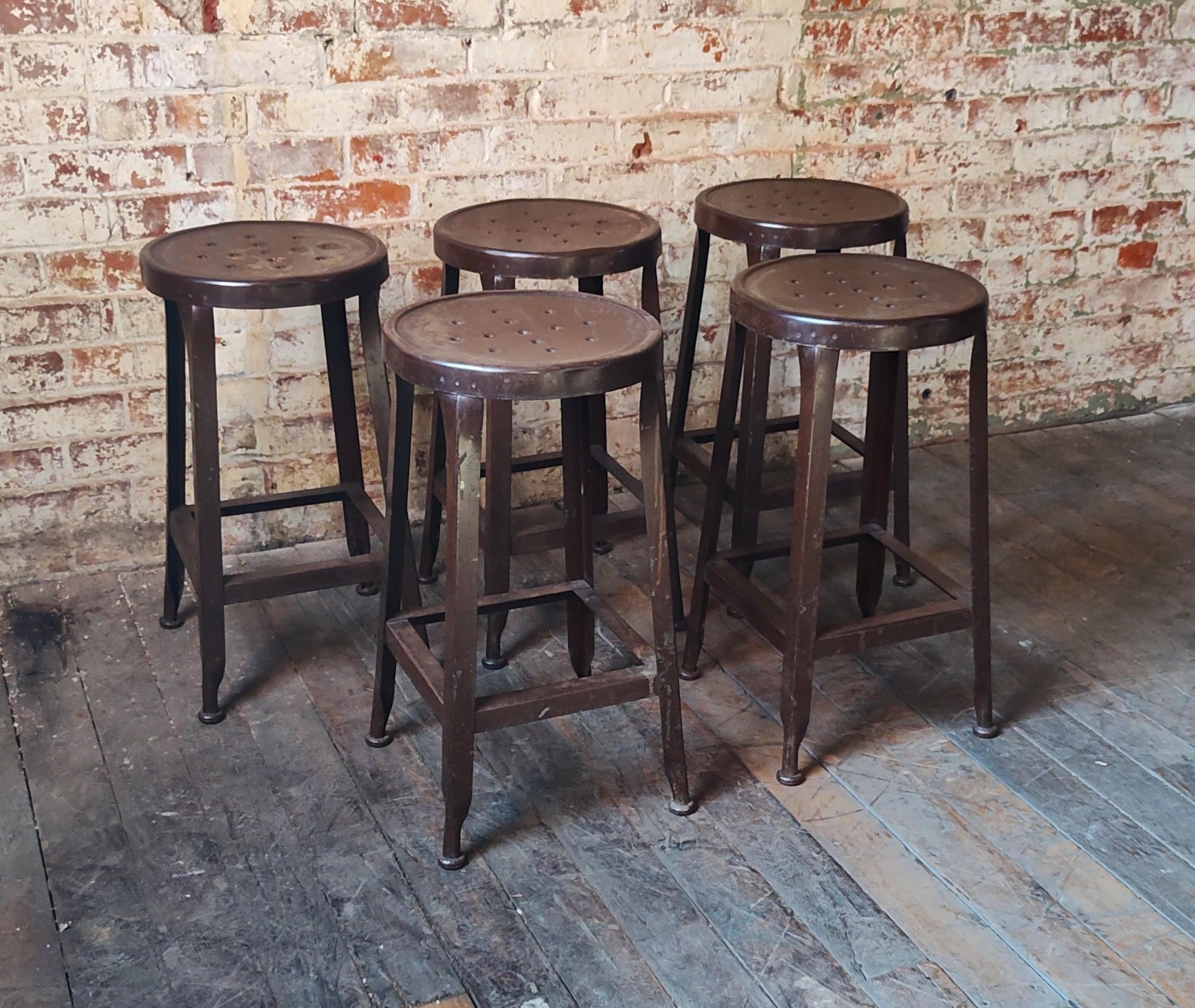 Vintage Industrial Stools In Good Condition For Sale In Oakville, CT