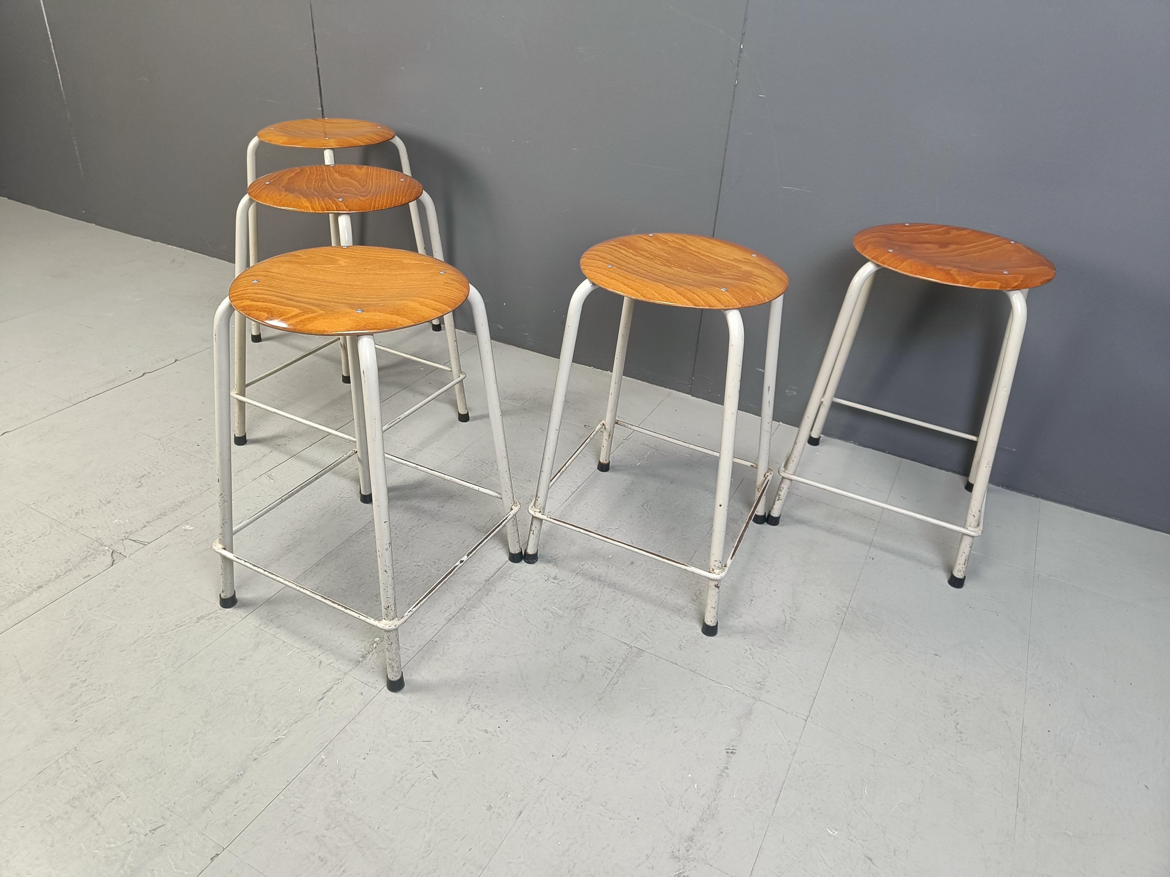 Vintage industrial stools, set of 5 2