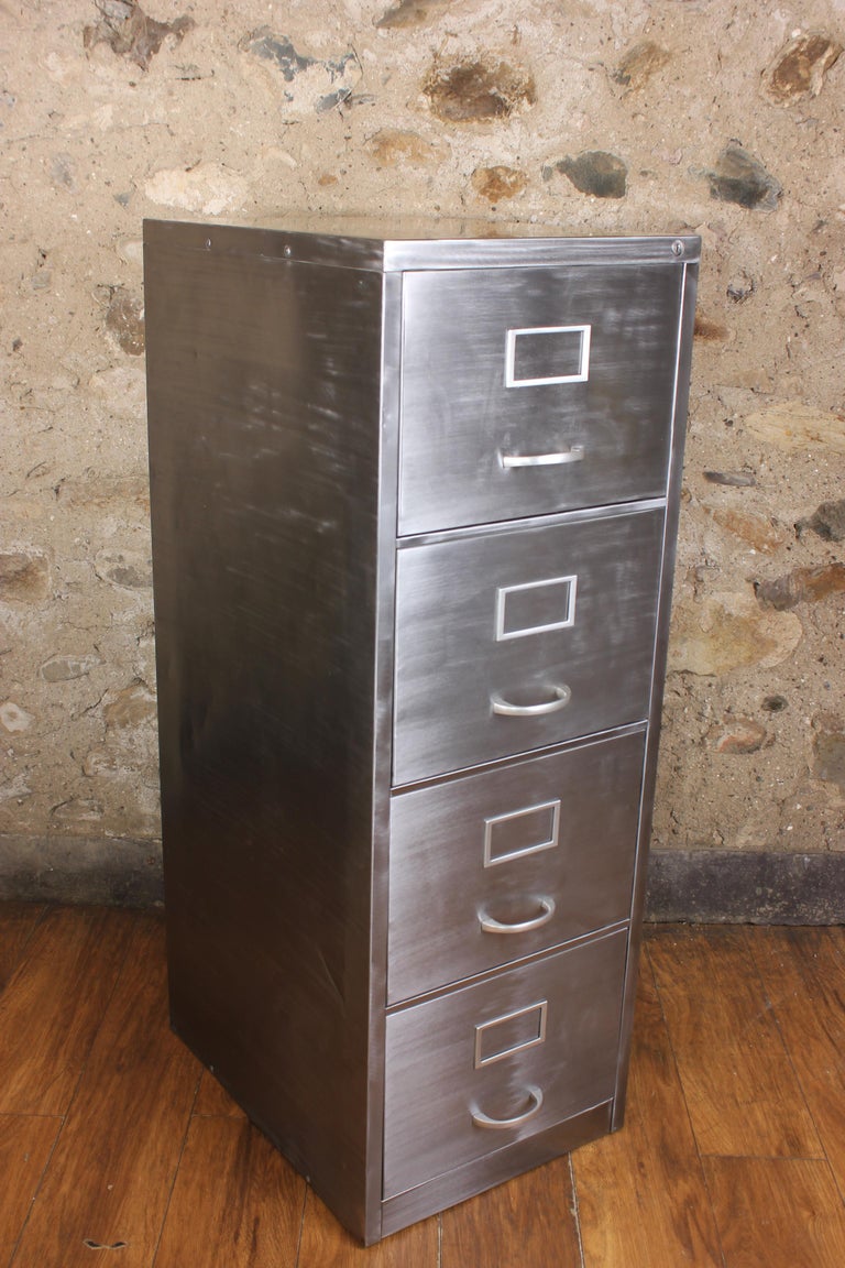 Aktenschrank Metall Schubladen - The Mid Century Modern Living Room