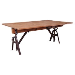 Vintage Couchtisch im Industriestil