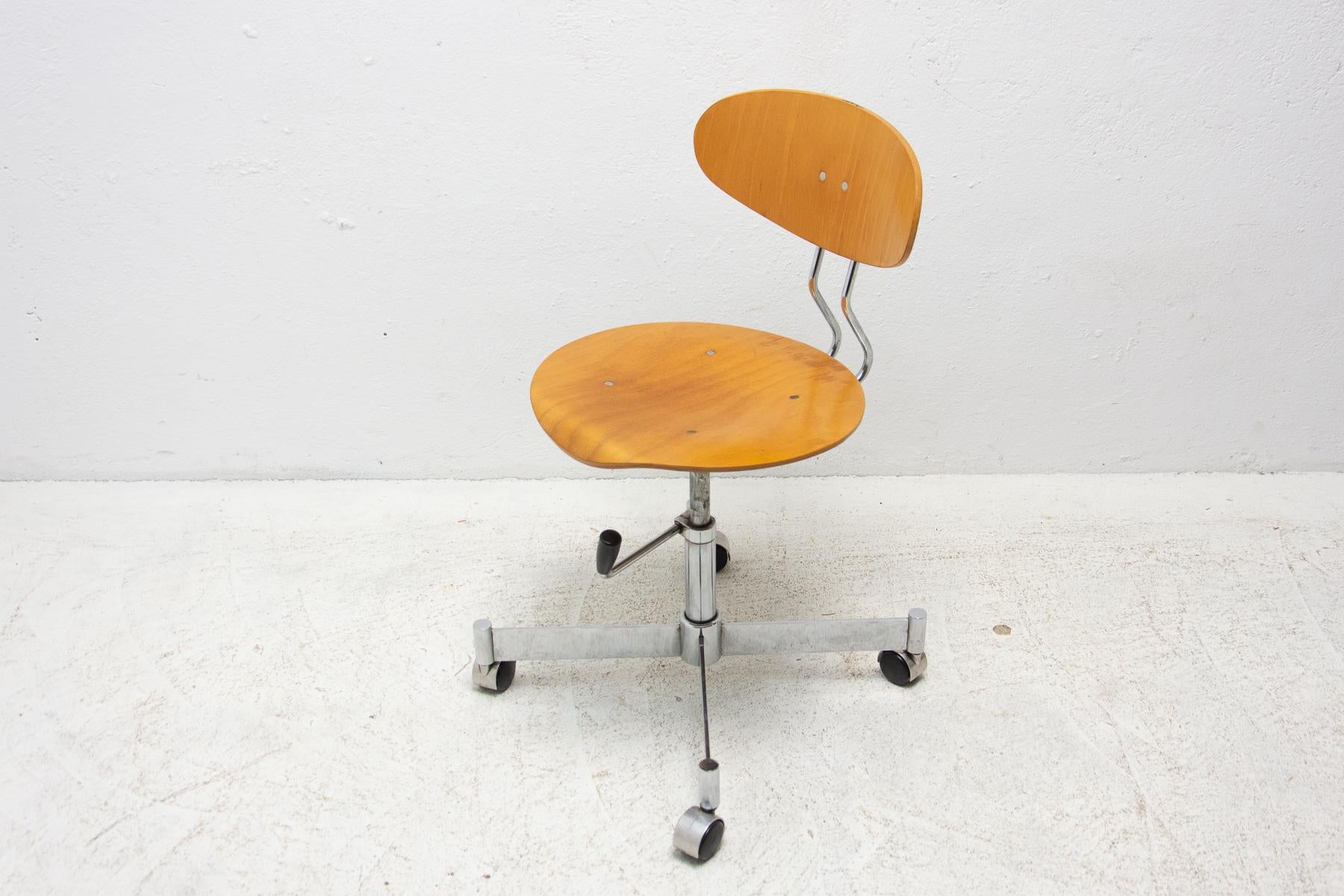 Czech Vintage Industrial Swivel Work Desk Chair by Kovona, 1950's