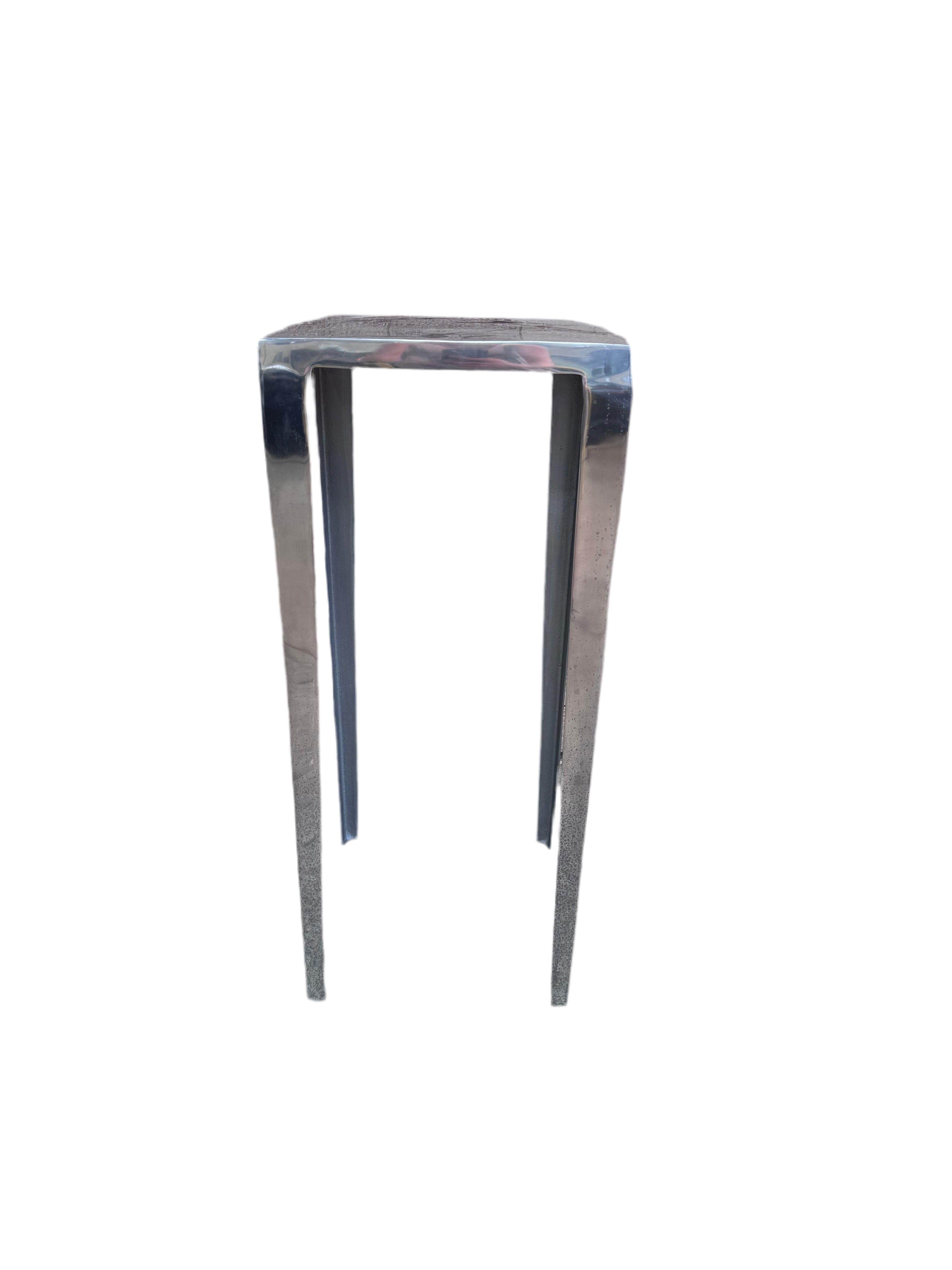 Vintage Industrial Hohe Metall Beistelltische - Paar (Moderne der Mitte des Jahrhunderts) im Angebot