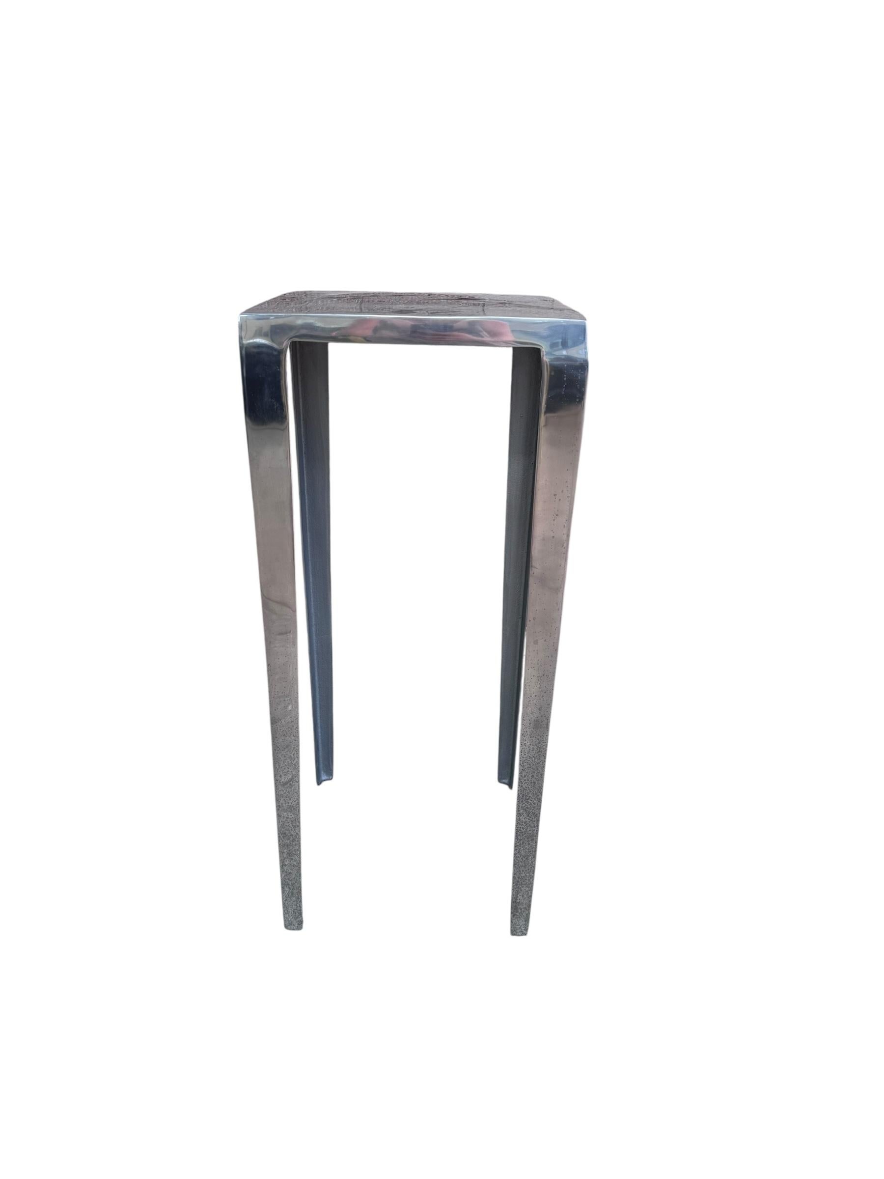 Vintage Industrial Hohe Metall Beistelltische - Paar im Zustand „Gut“ im Angebot in Chicago, IL