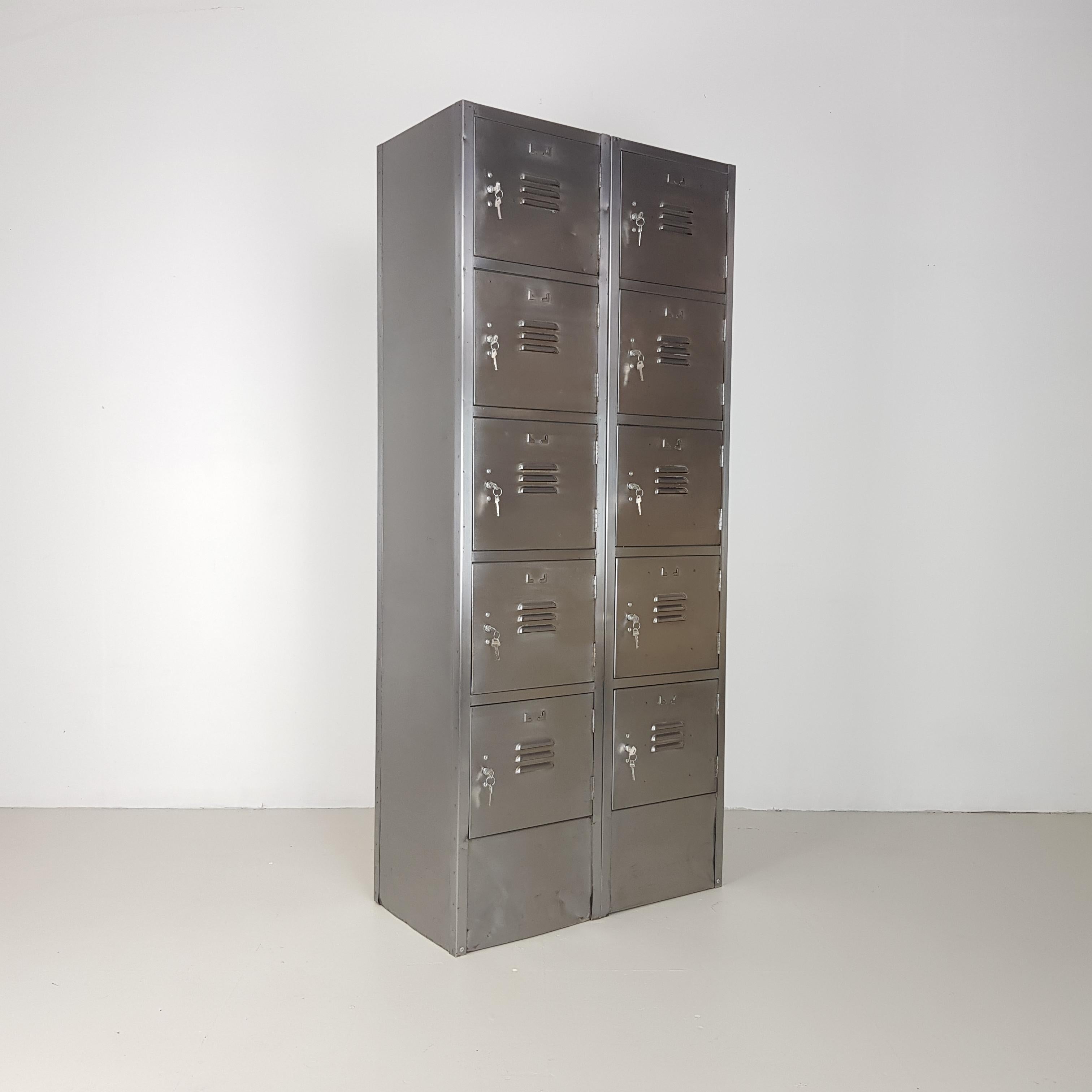 Vintage Industrial Ten Compartment Stripped and Polished Steel School Locker In Good Condition In Lewes, East Sussex
