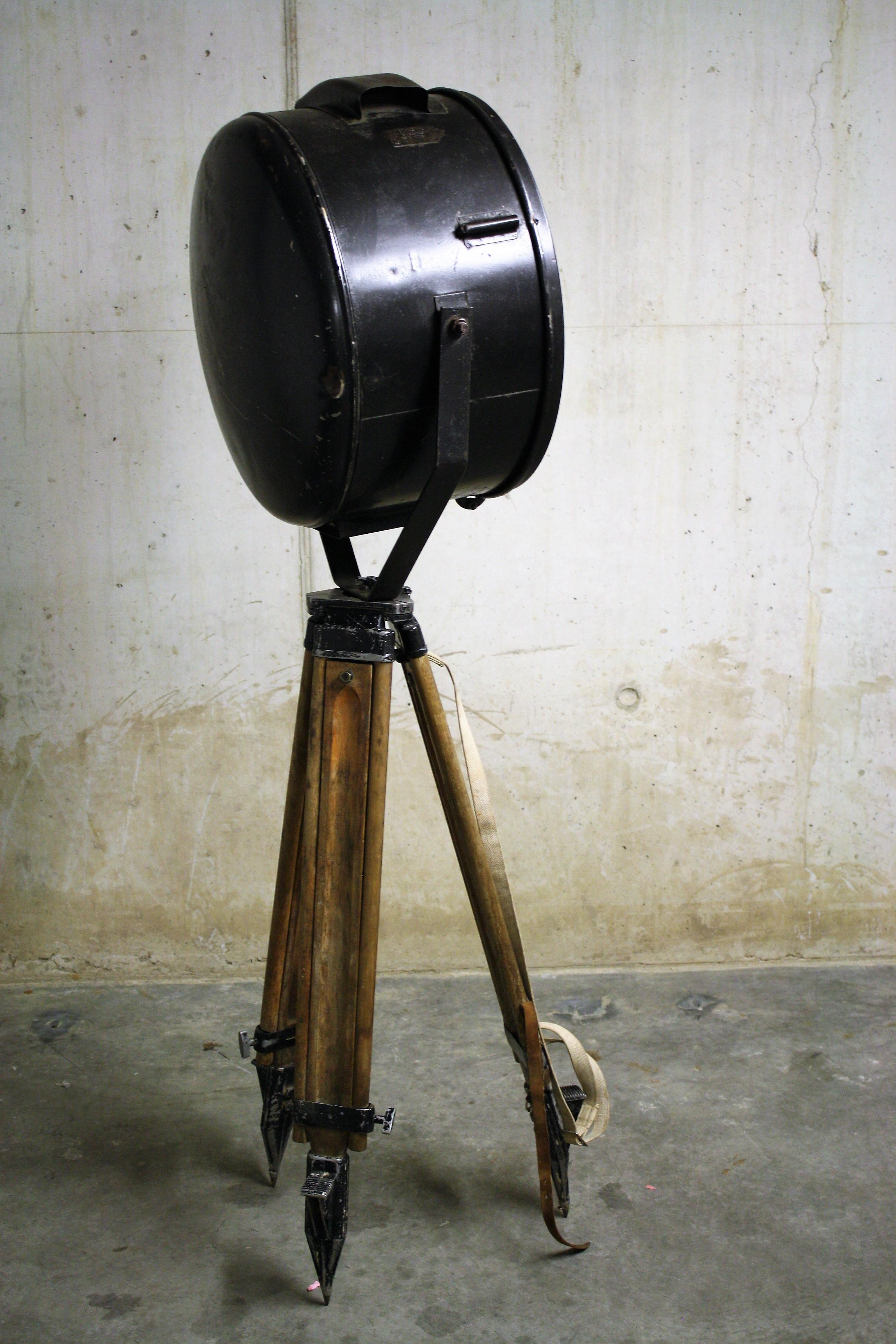 Vintage Industrial Tripod Floor Lamp, 1950s In Good Condition In HEVERLEE, BE