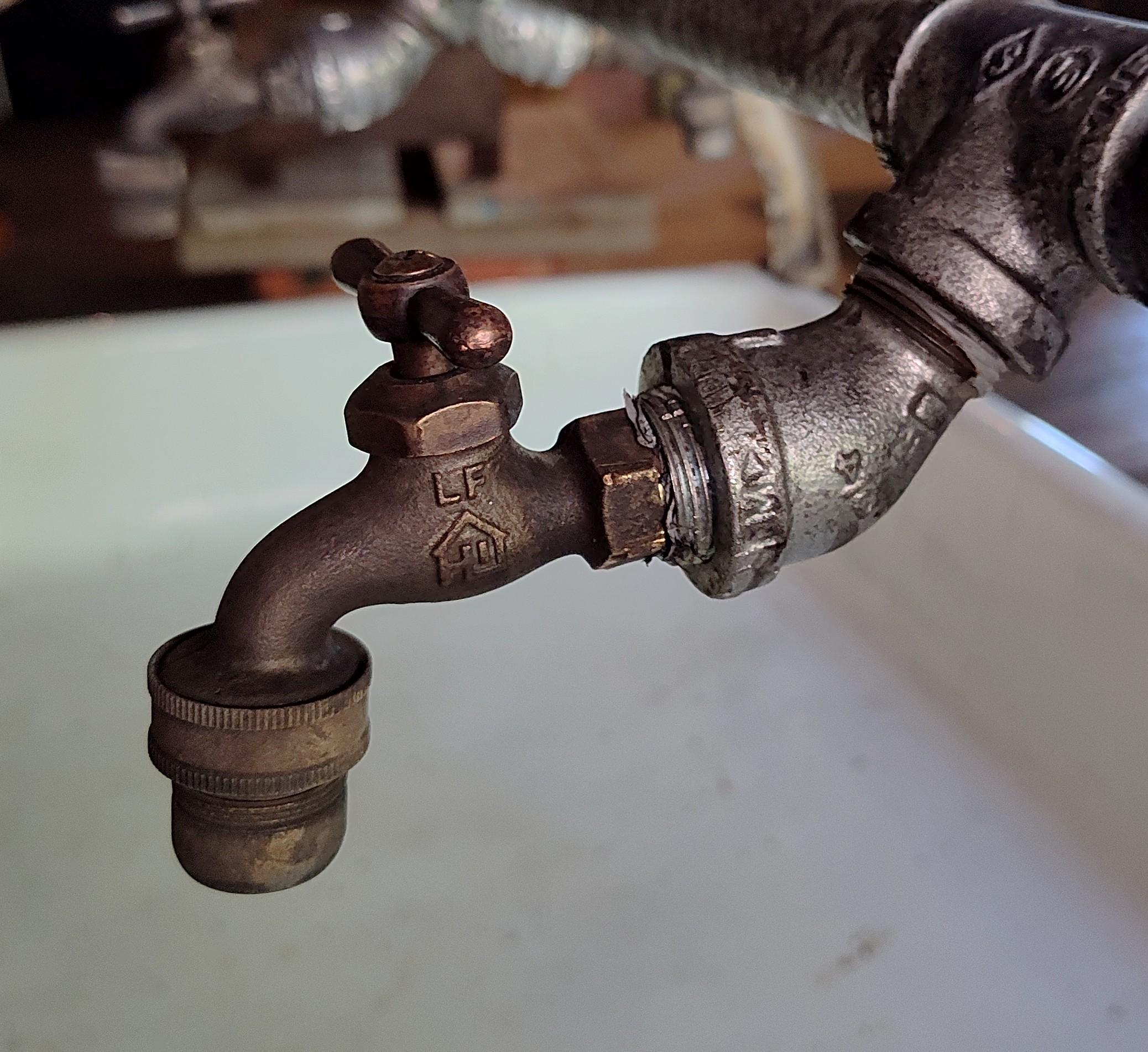 Fregadero industrial vintage de Standard Supply Co. en venta 4