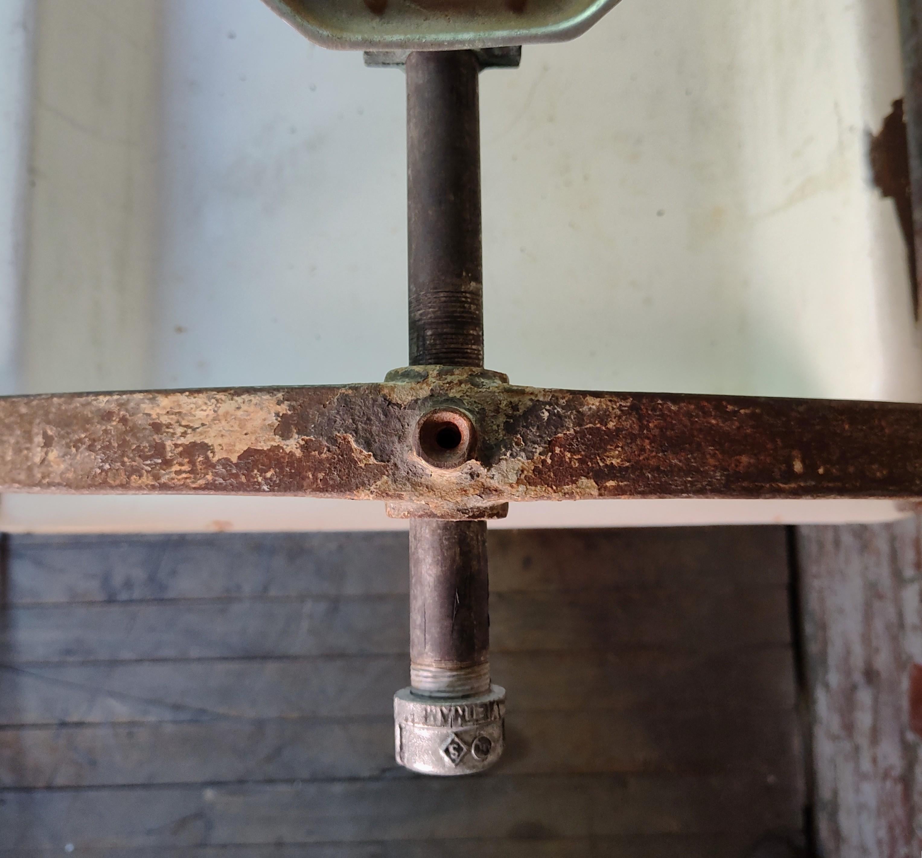 Fregadero industrial vintage de Standard Supply Co. en venta 8