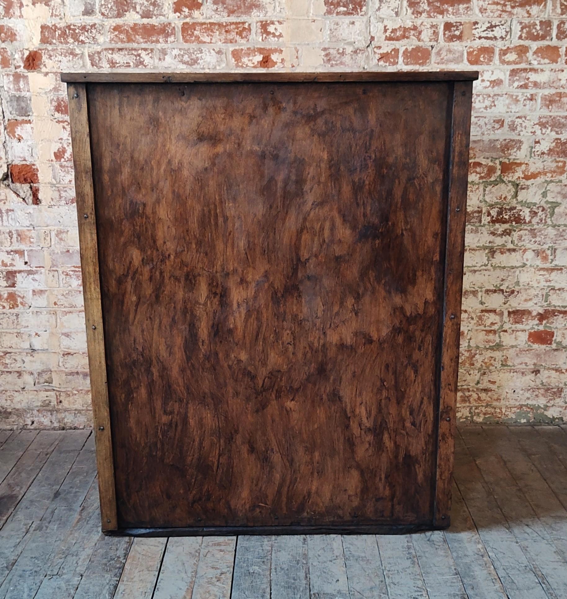 Meuble de rangement industriel vintage à vingt-quatre tiroirs en vente 4