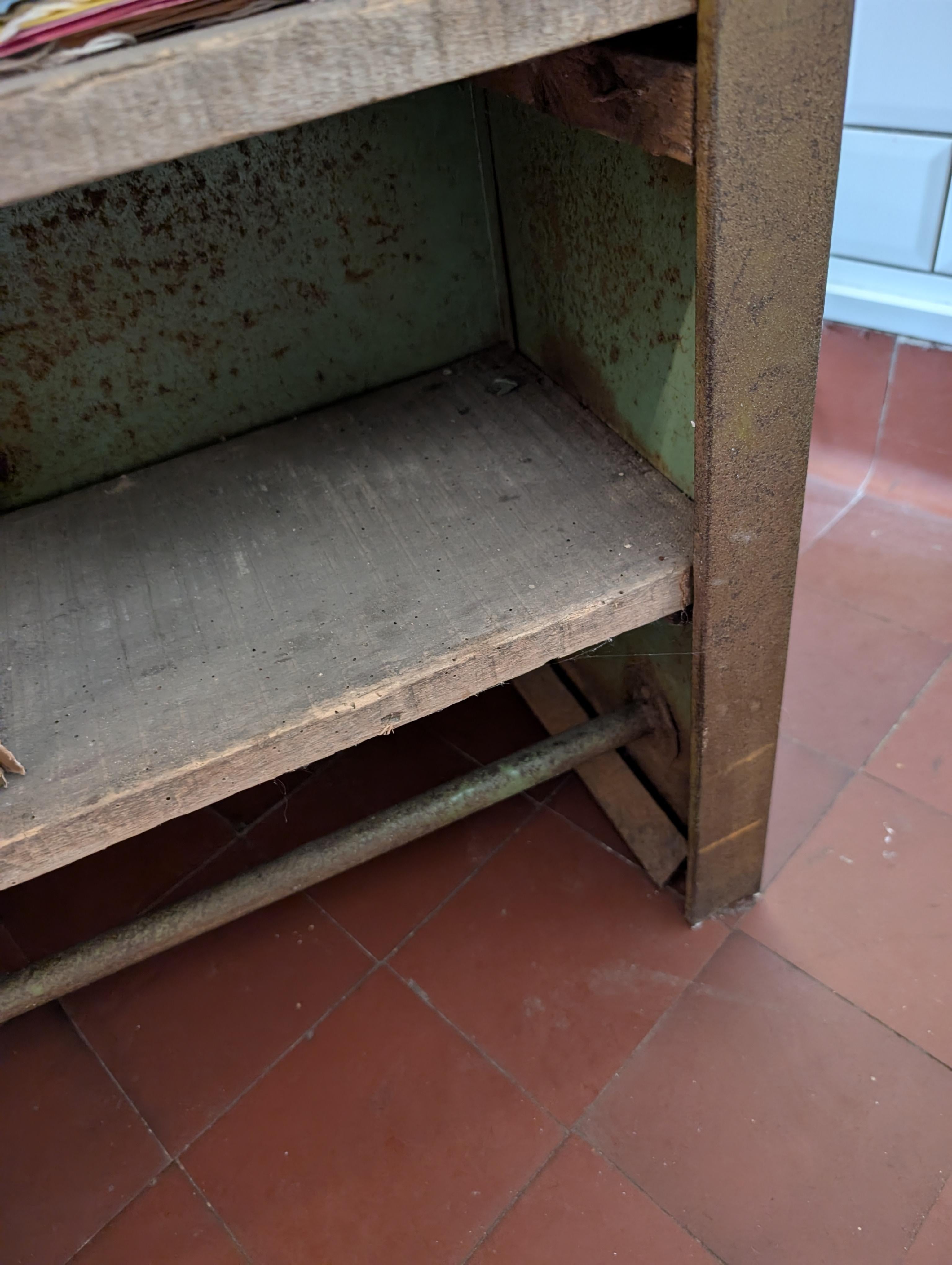 Armadietto industriale Valentine d'epoca / bancone Charles Loupot, Francia anni '30 in vendita 13