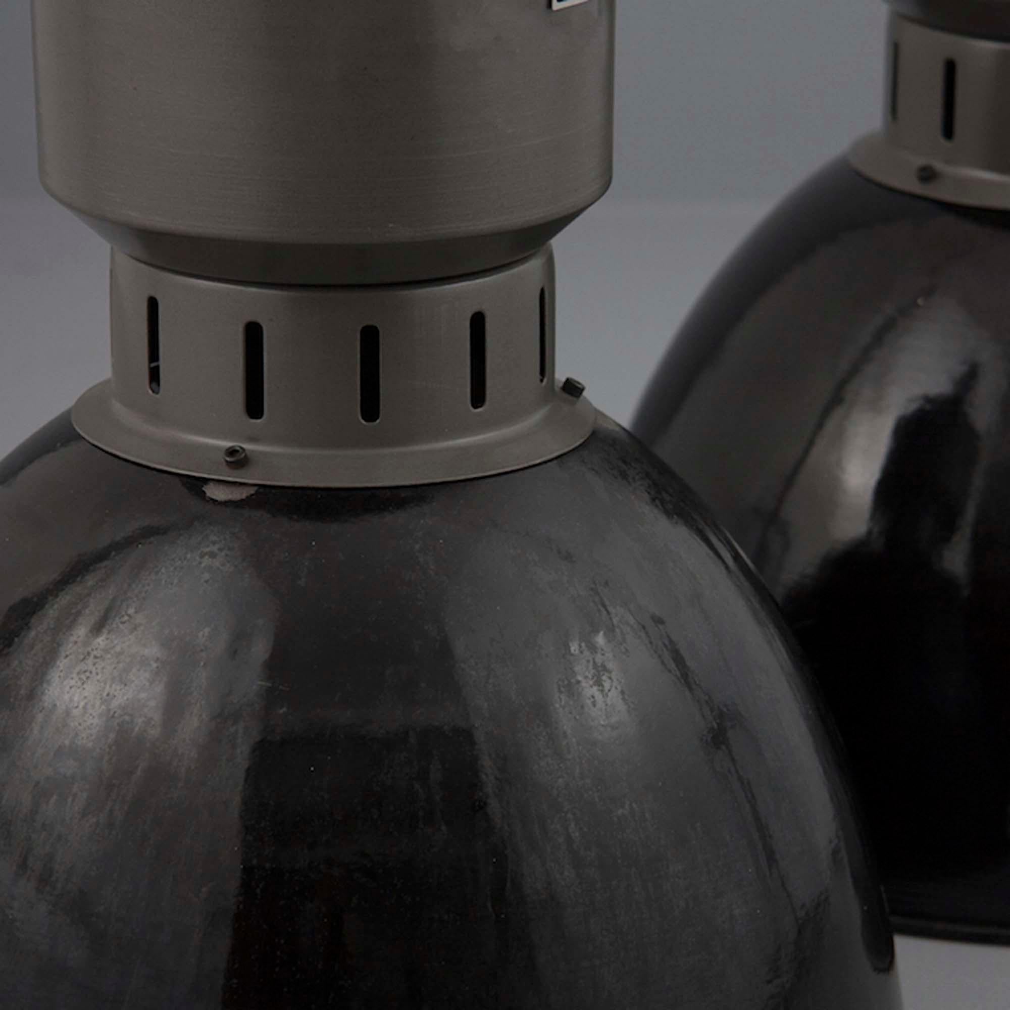 Émail Plafonnier d'usine industriel vintage en émail vitrifié en vente