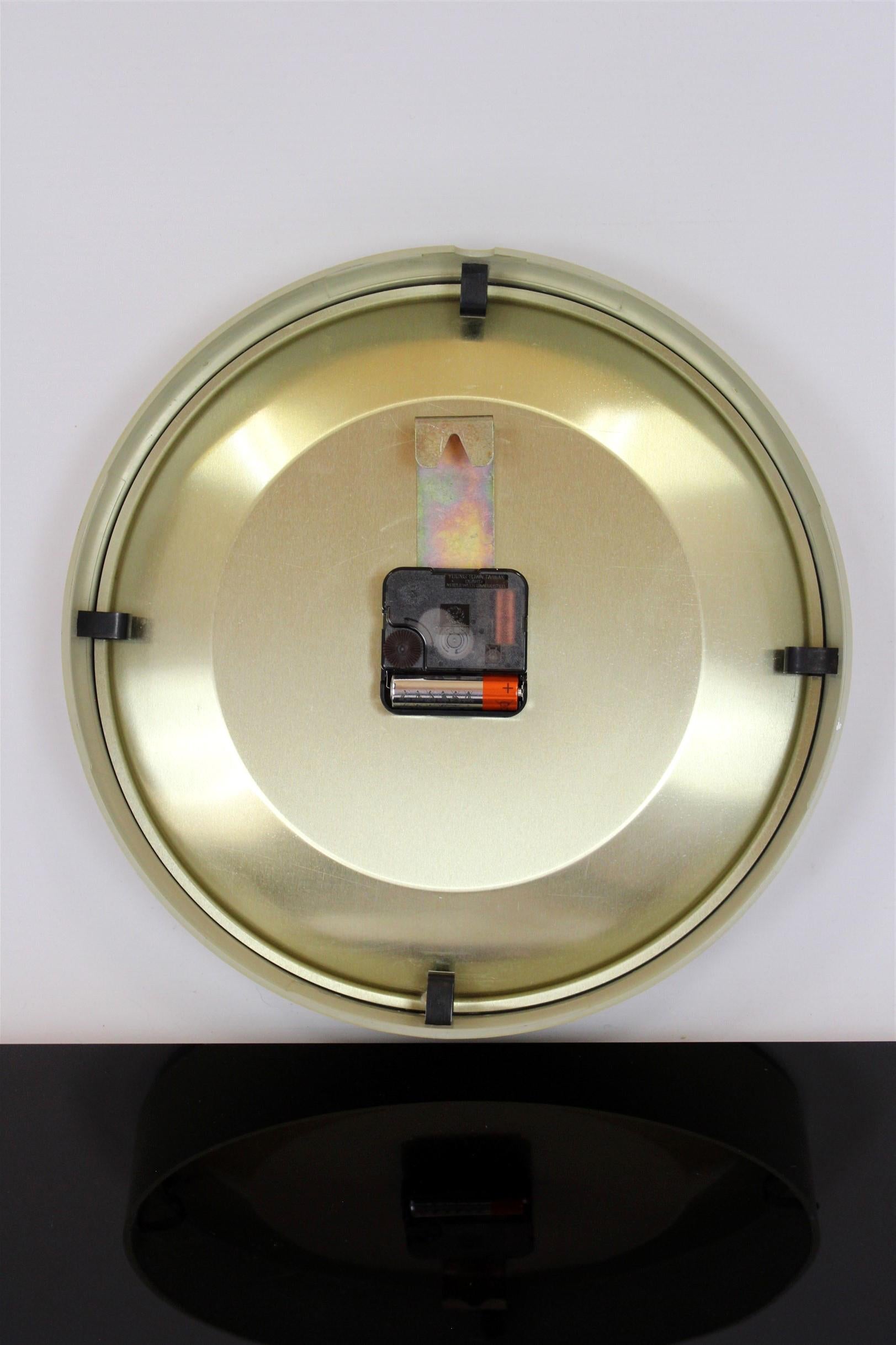 Vintage Industrial Wall Clock from Pragotron, 1970s For Sale 4